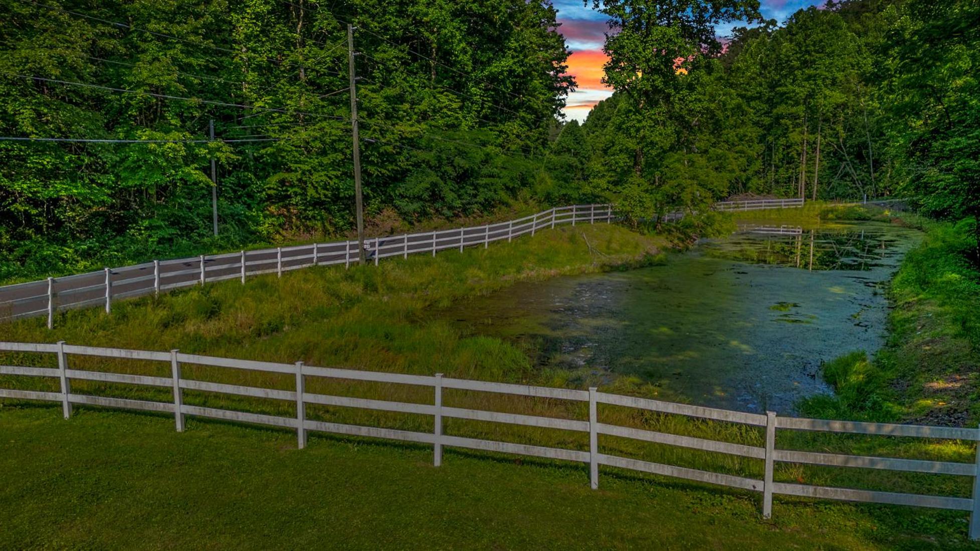 Gatlinburg - Pigeon Forge Vacations - Group Getaway, Modern Cabins Sleep 16, Gatlinburg - Property Image 89