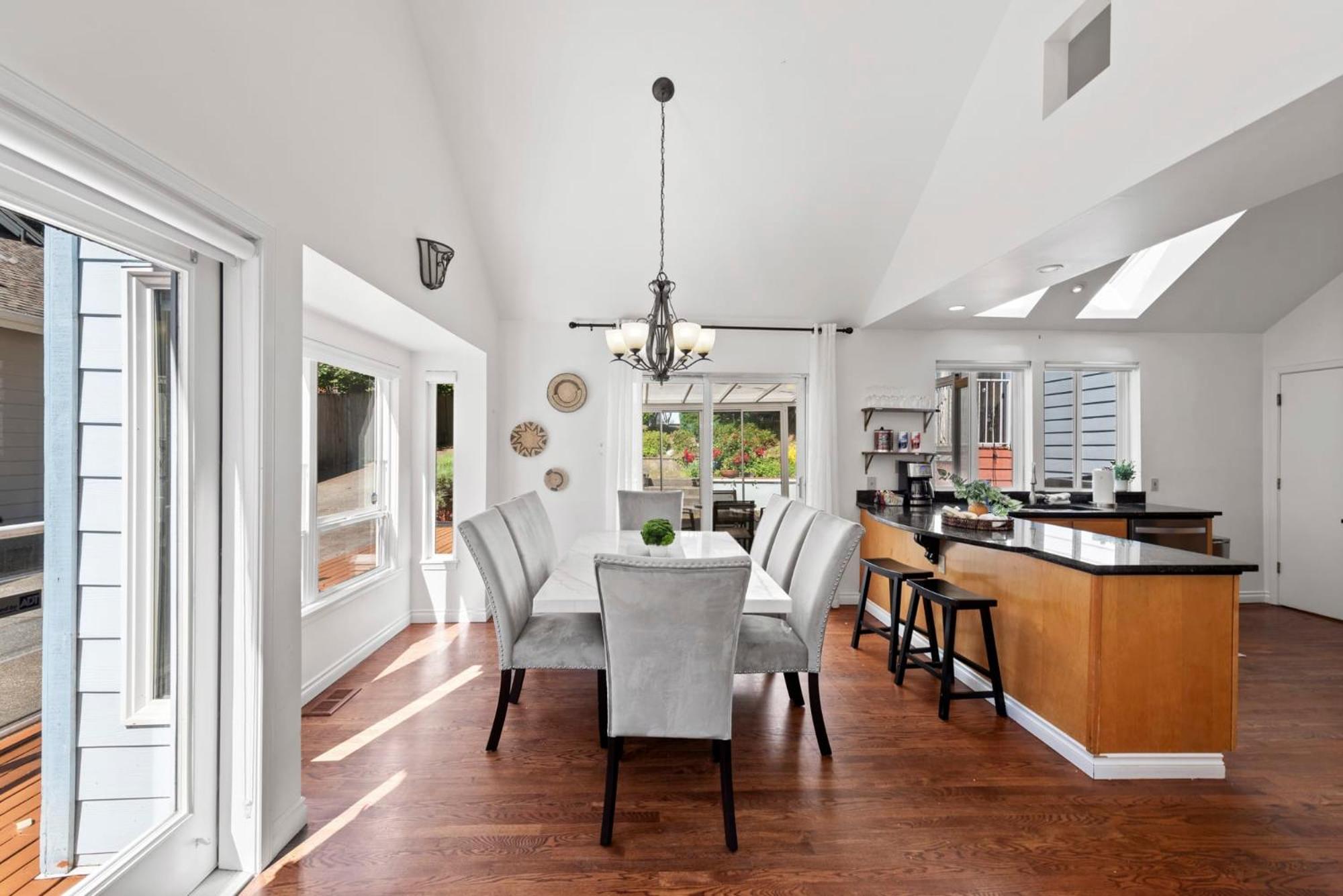 Stunning Sammamish Lake View Home near Weowna Park view 3