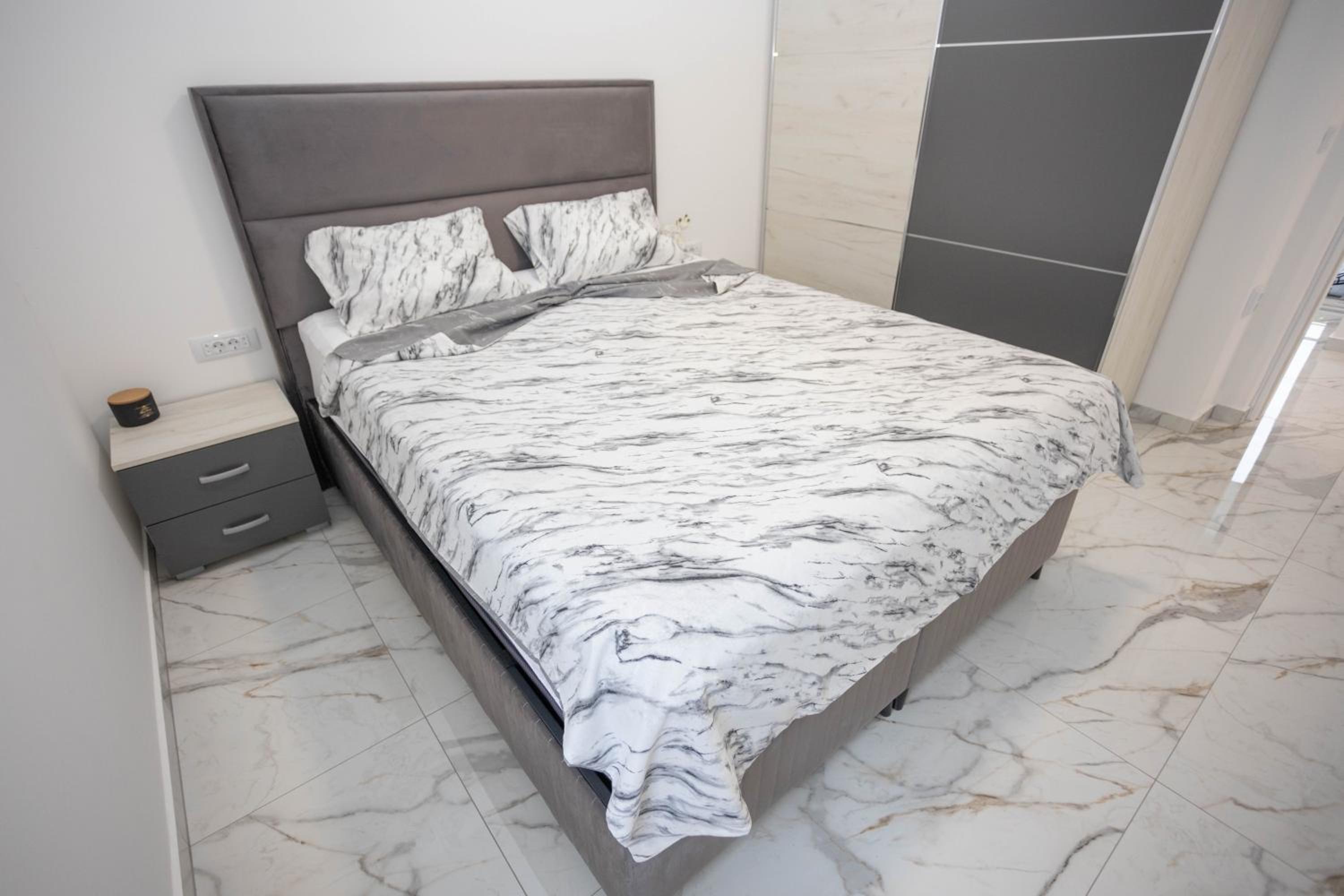 SunSea Apartment