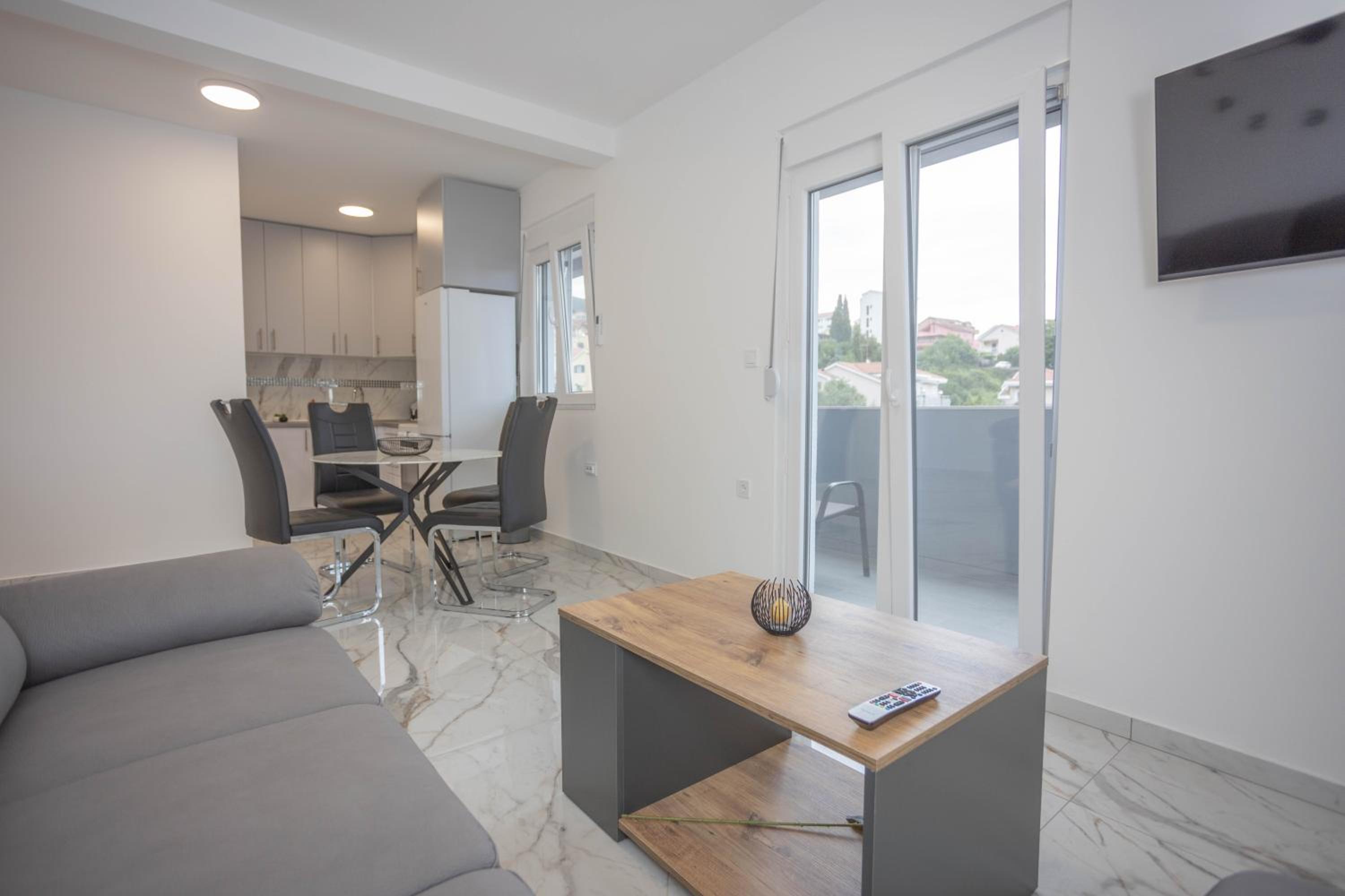 SunSea Apartment