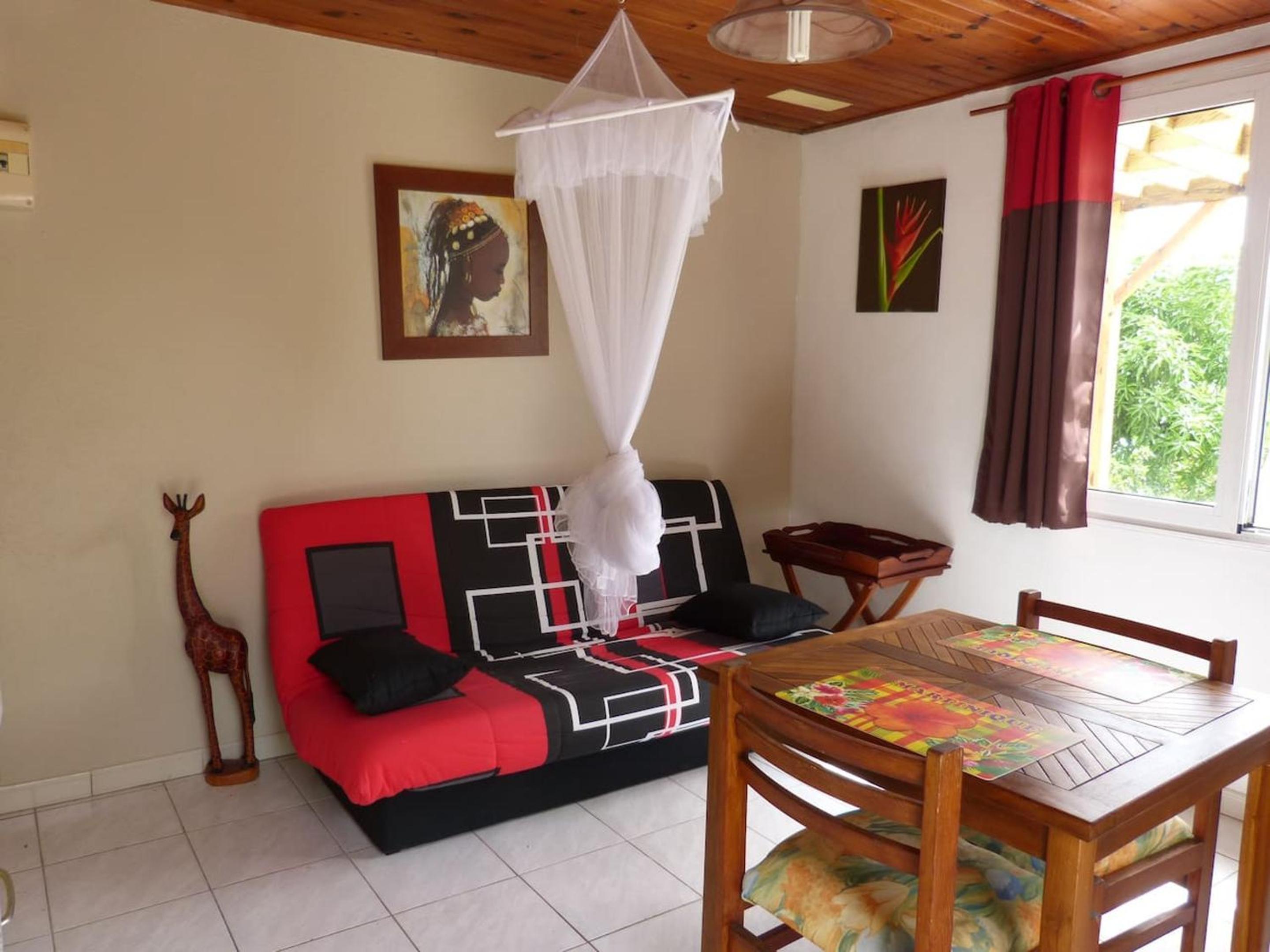 Maison conviviale a Sainte Anne avec Piscine view 5