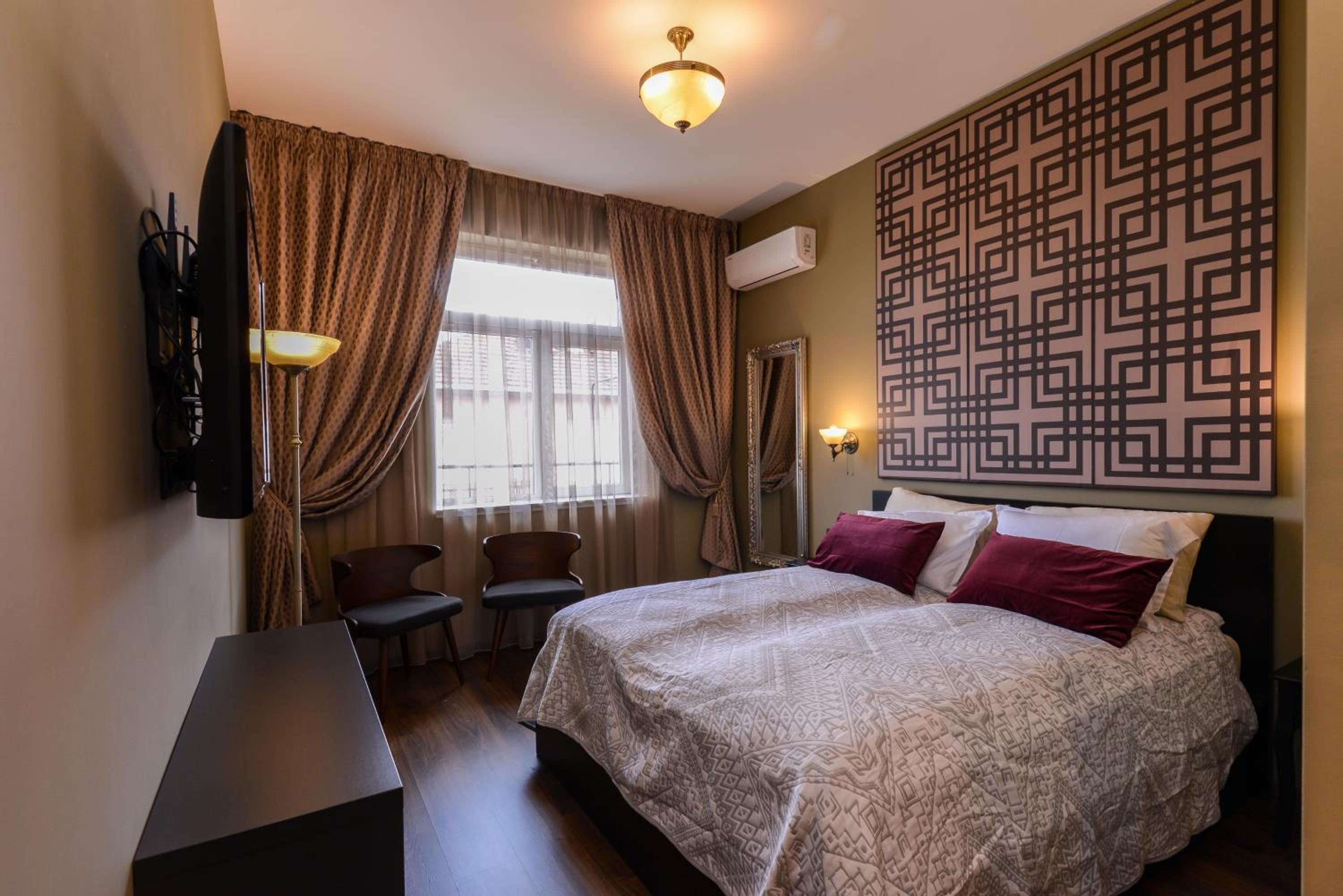 Elegant Jazzy 2-BDR Sofia Dream Suite