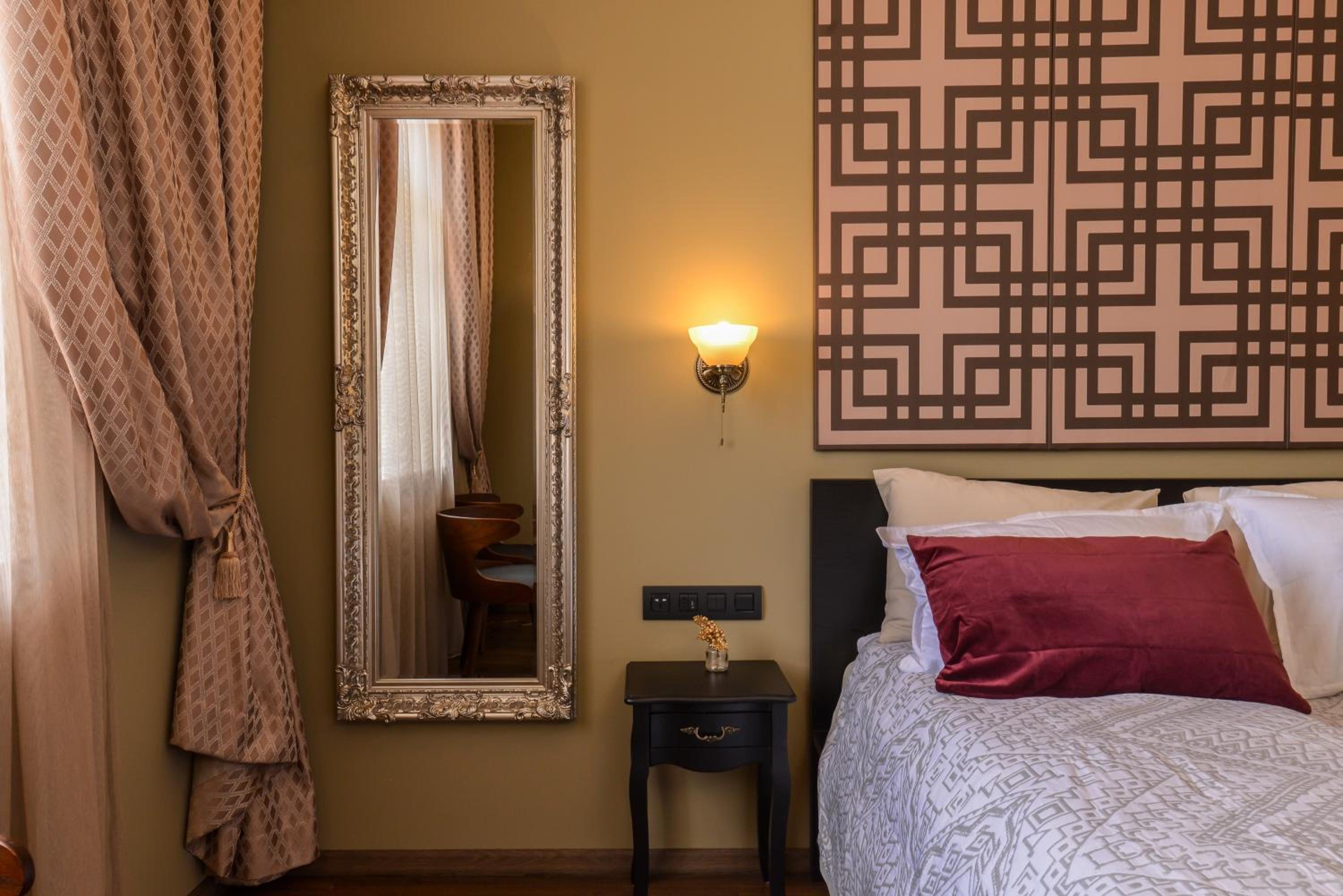 Elegant Jazzy 2-BDR Sofia Dream Suite