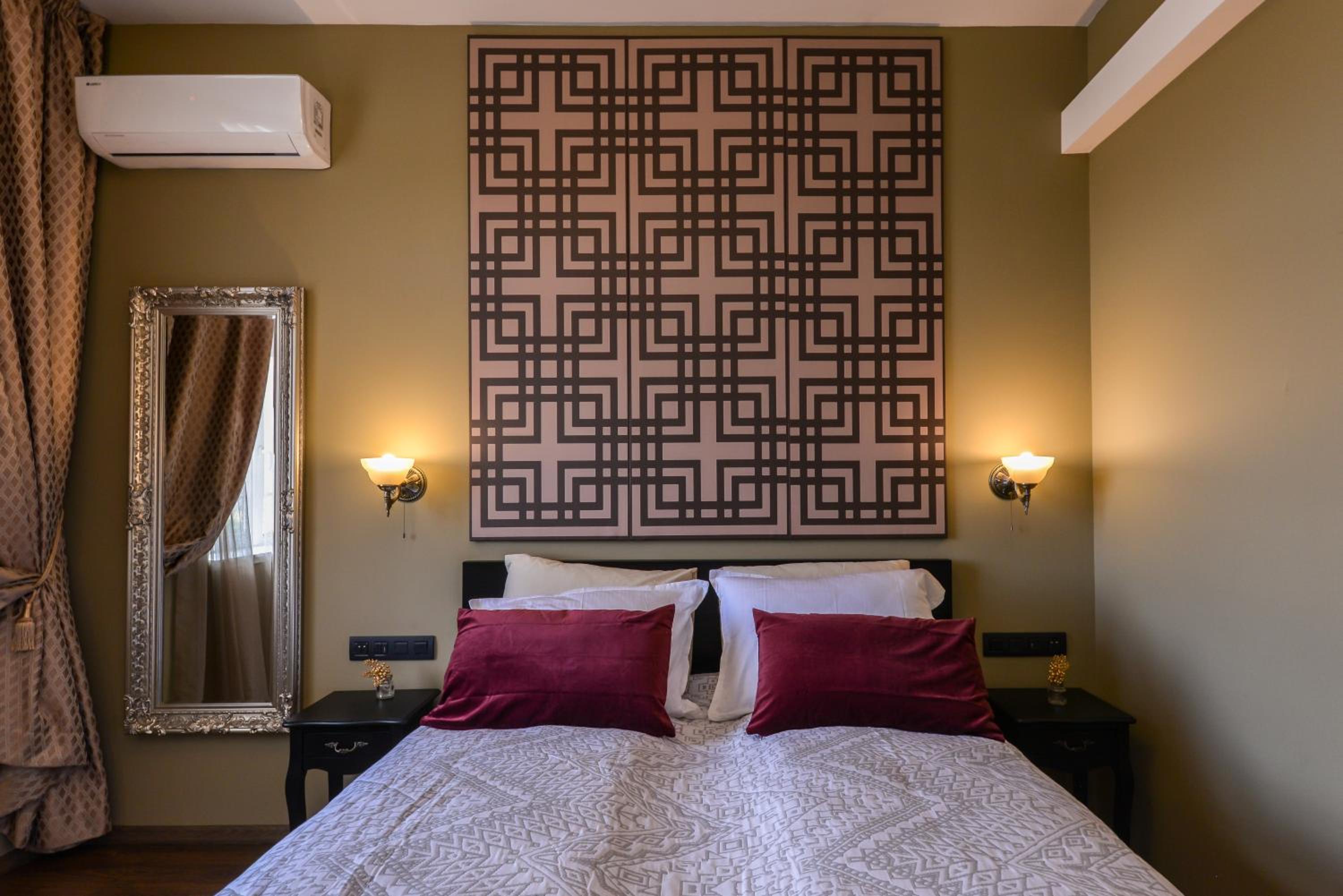 Elegant Jazzy 2-BDR Sofia Dream Suite