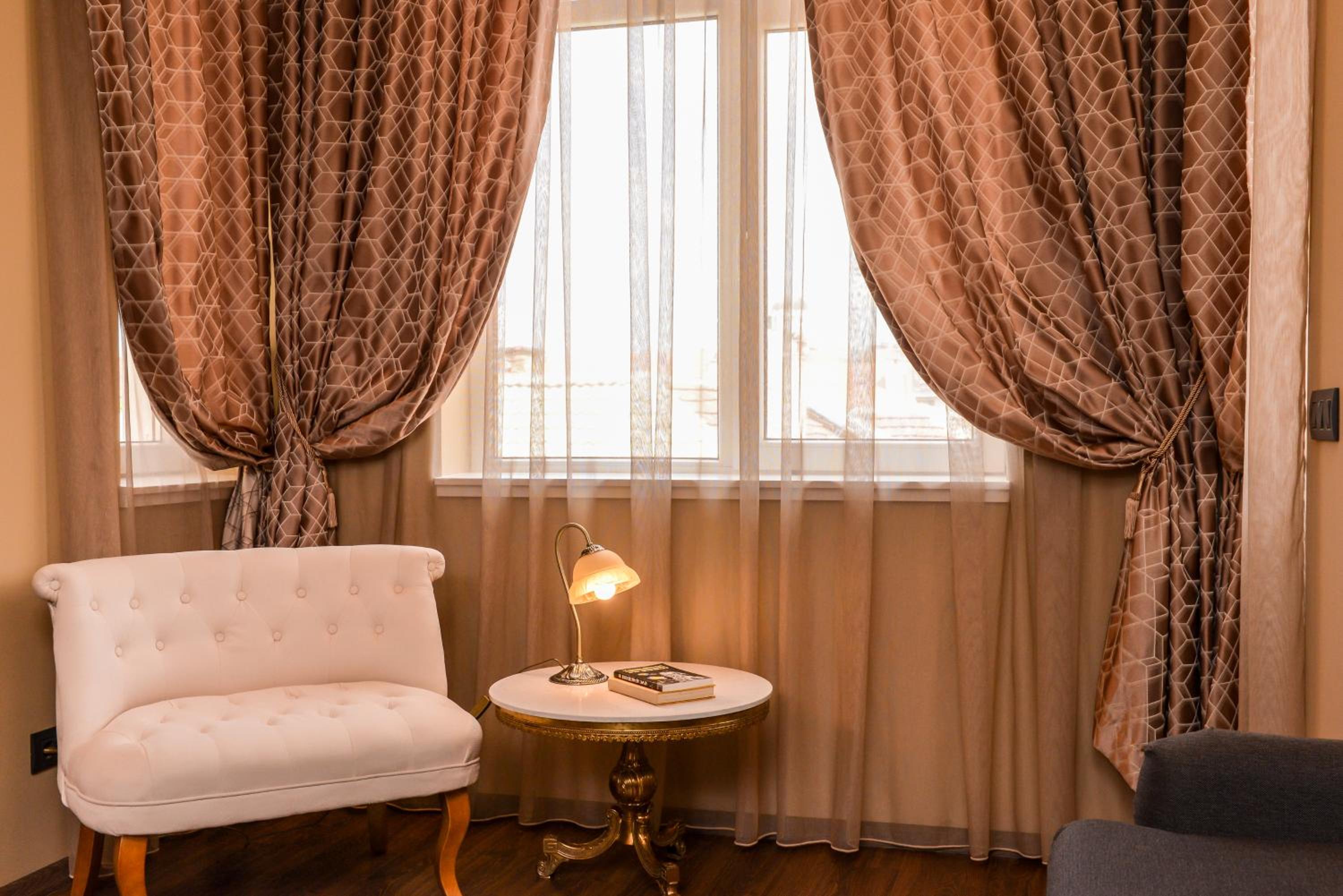 Elegant Jazzy 2-BDR Sofia Dream Suite