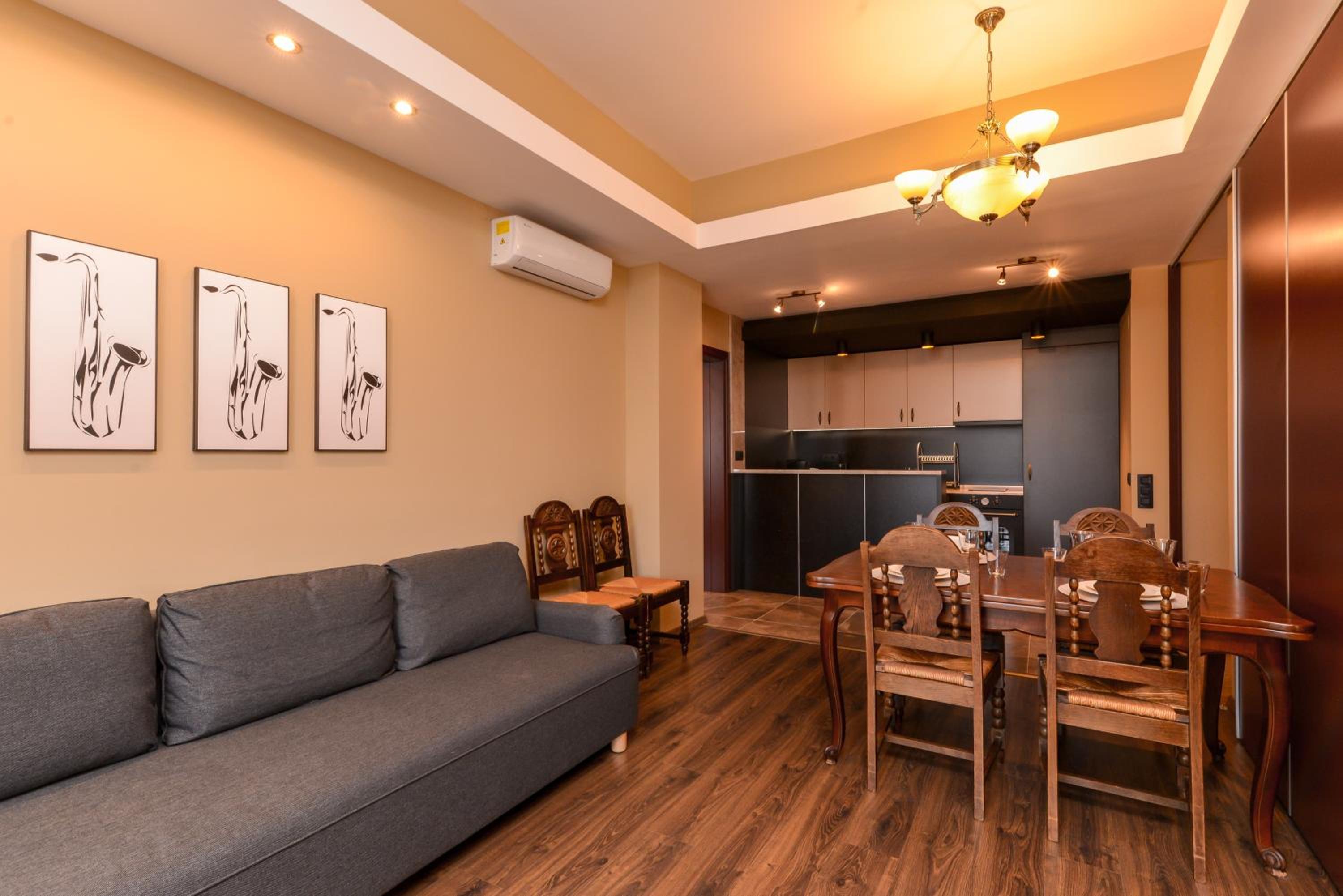Elegant Jazzy 2-BDR Sofia Dream Suite
