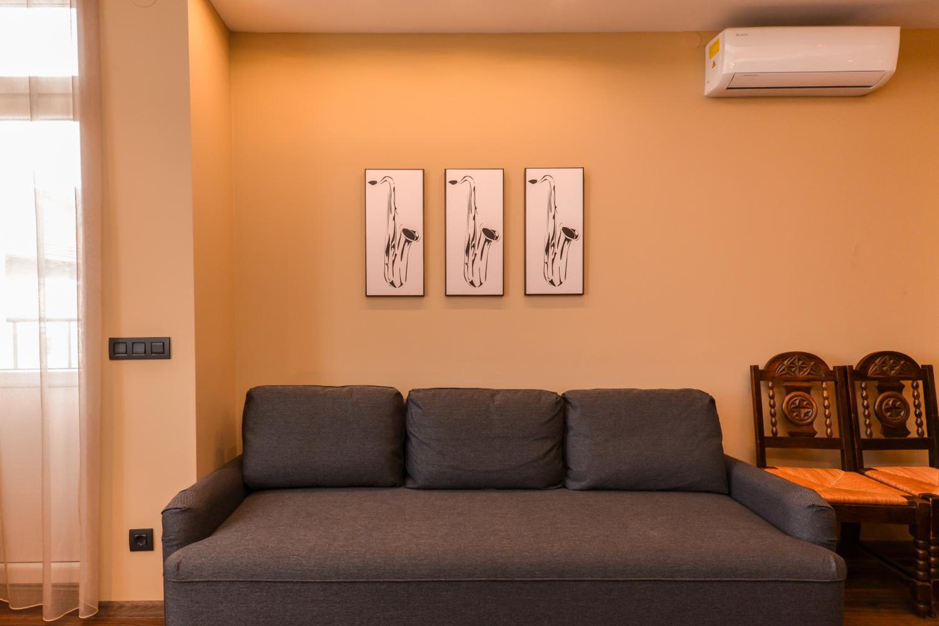 Elegant Jazzy 2-BDR Sofia Dream Suite