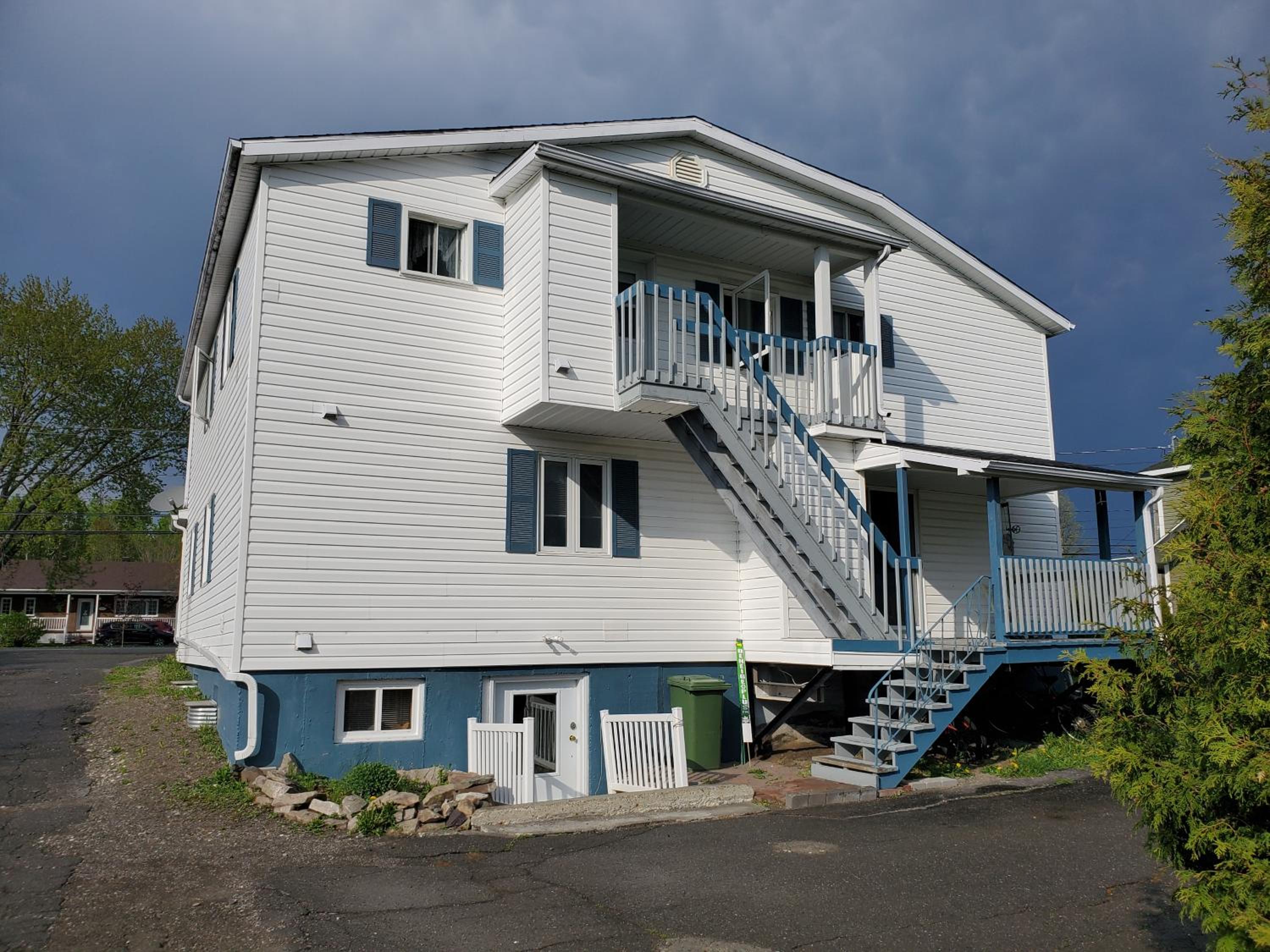 Le1226-Private Basement with WIFI and Free Parking