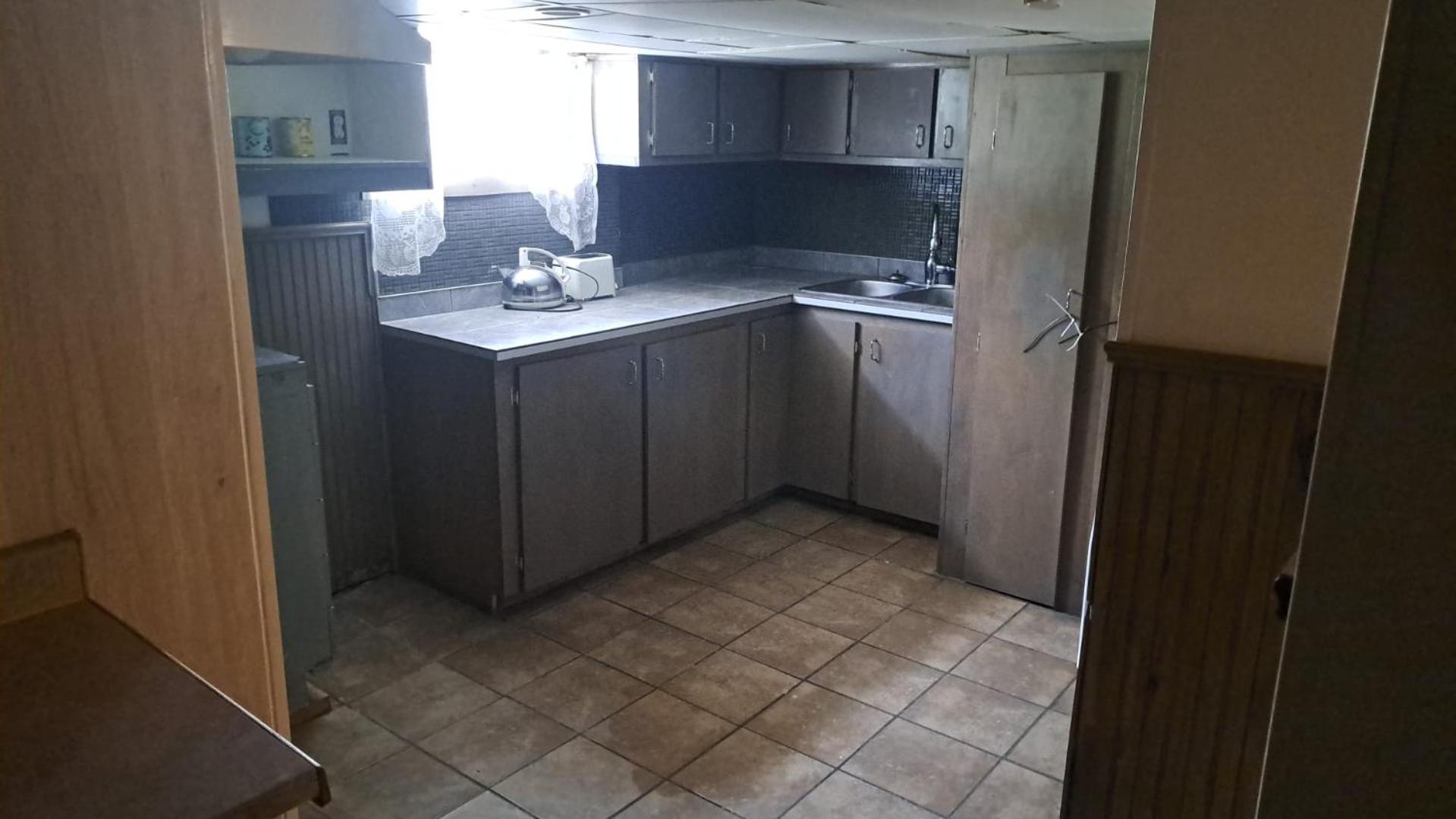 Le1226-Private Basement with WIFI and Free Parking