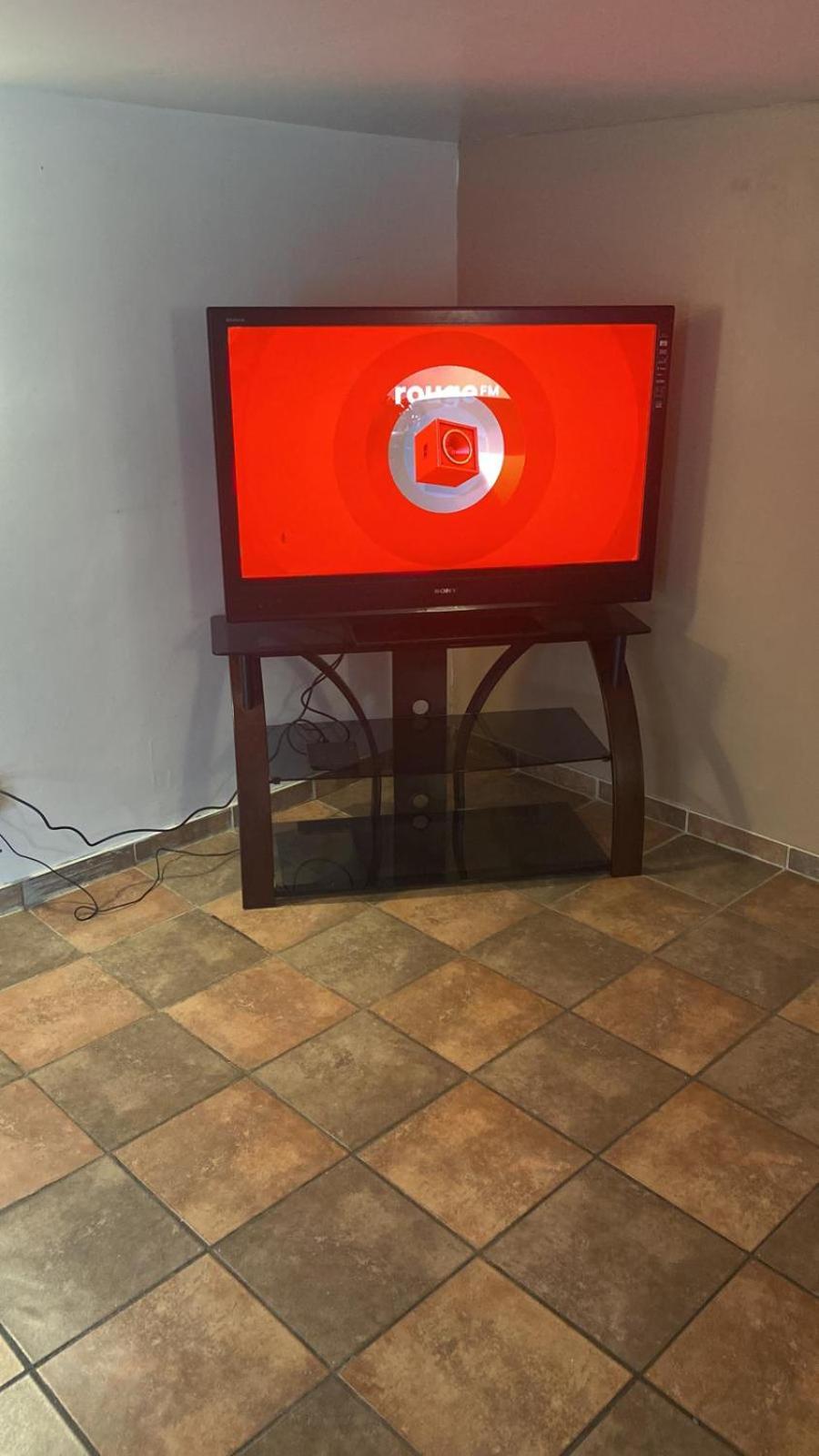Le1226-Private Basement with WIFI and Free Parking