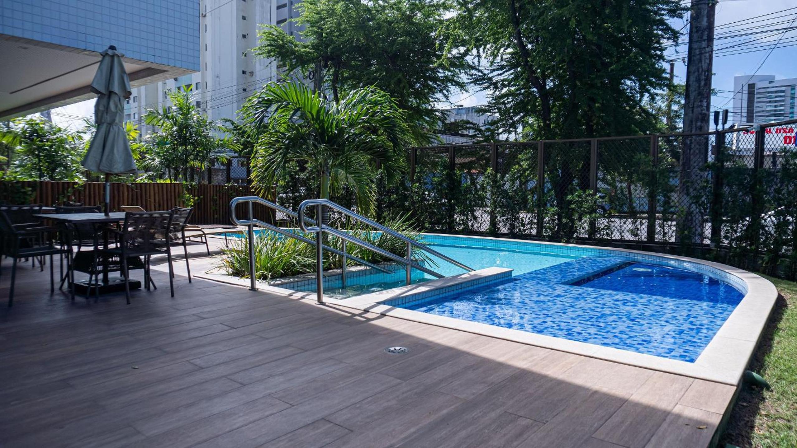 Parque Shopping - Flats Deluxe no Pina Recife por Yolo
