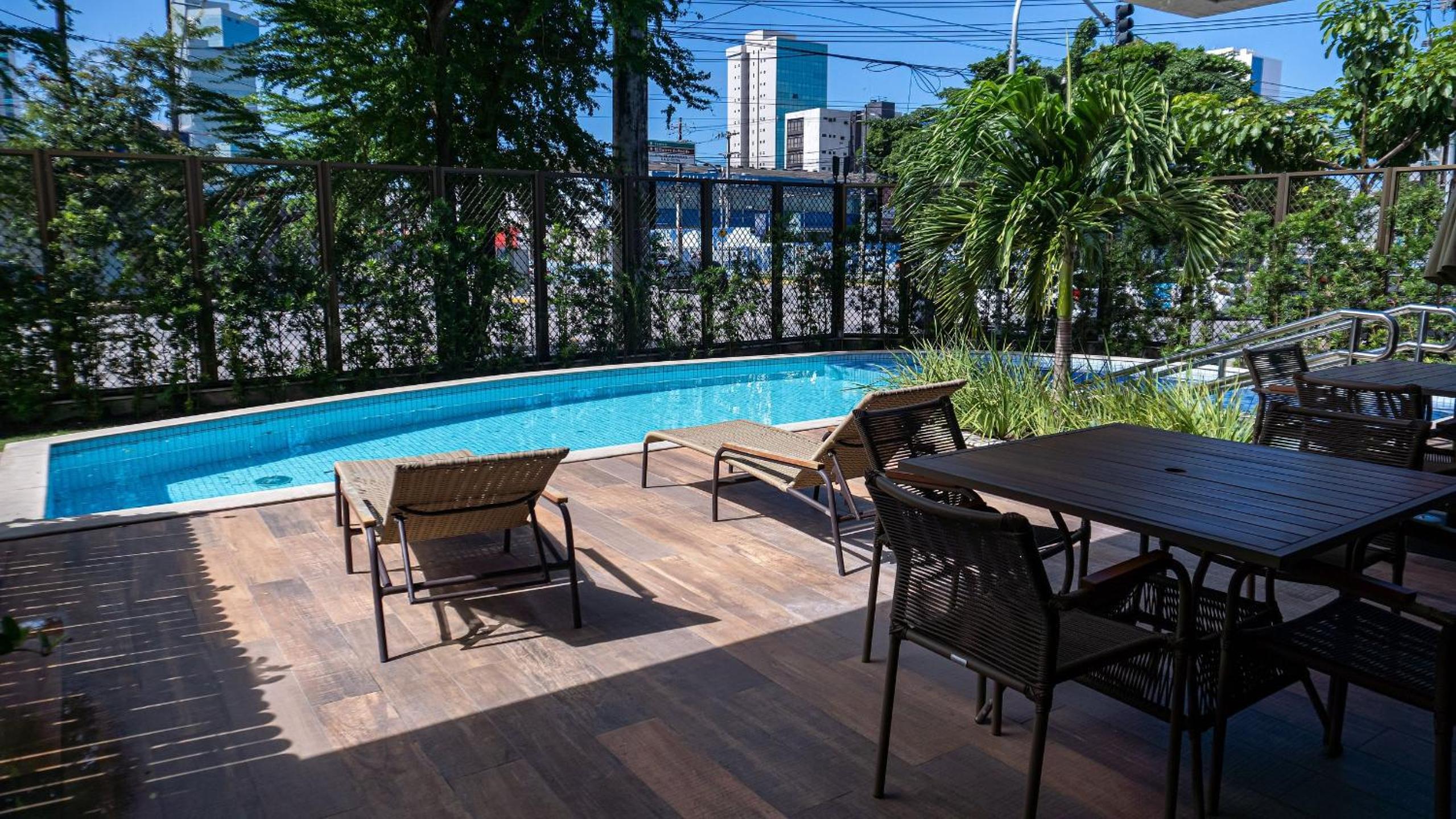 Parque Shopping - Flats Deluxe no Pina Recife por Yolo