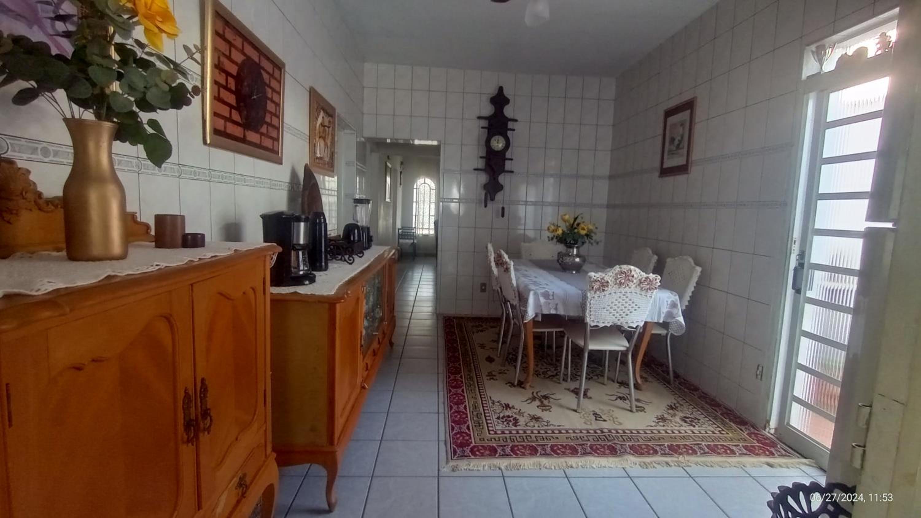 CASA com ACOMODAÇÃO para 6 PESSOAS