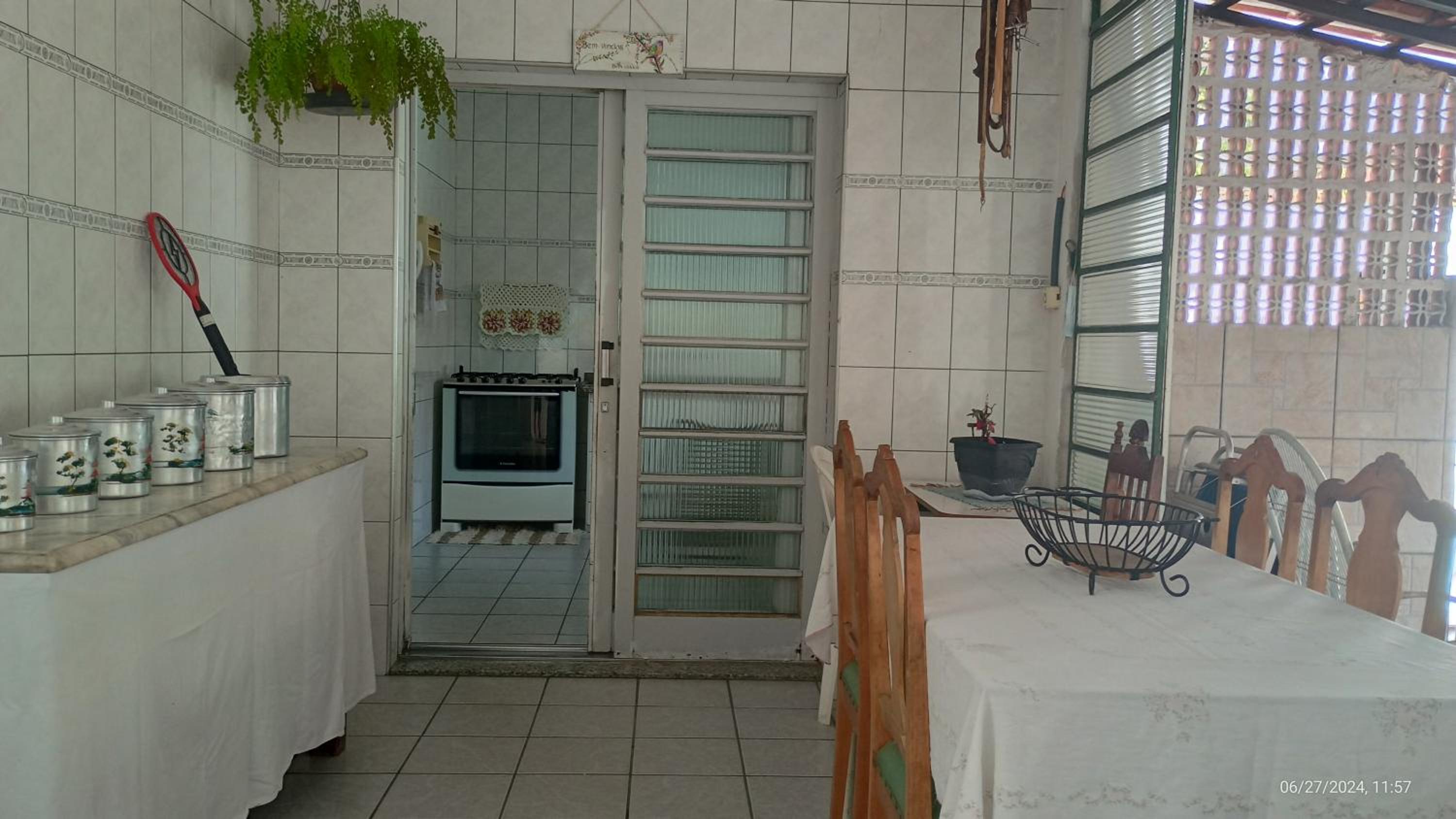 CASA com ACOMODAÇÃO para 6 PESSOAS