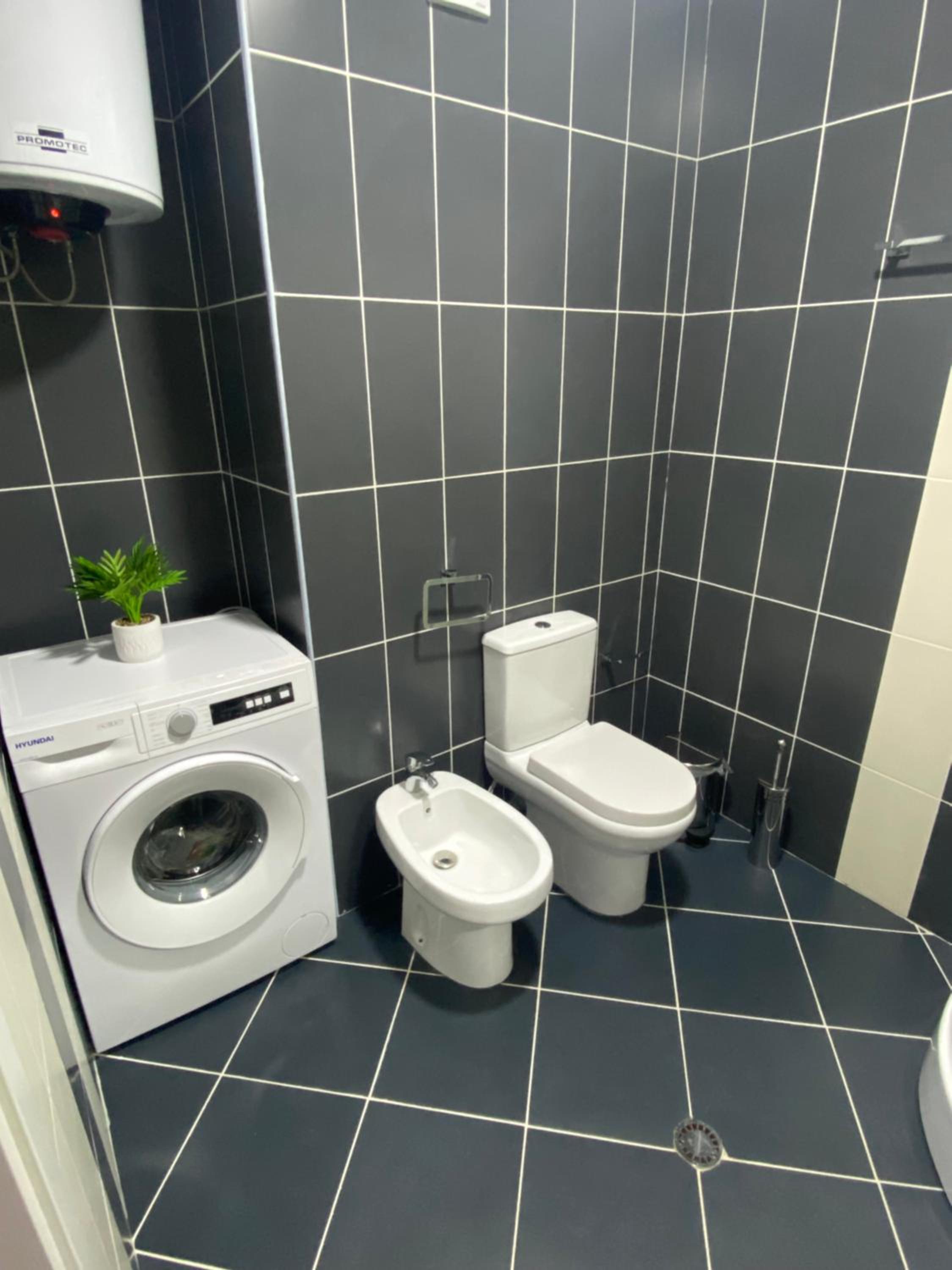 Lulu Suites - Blue photo 5