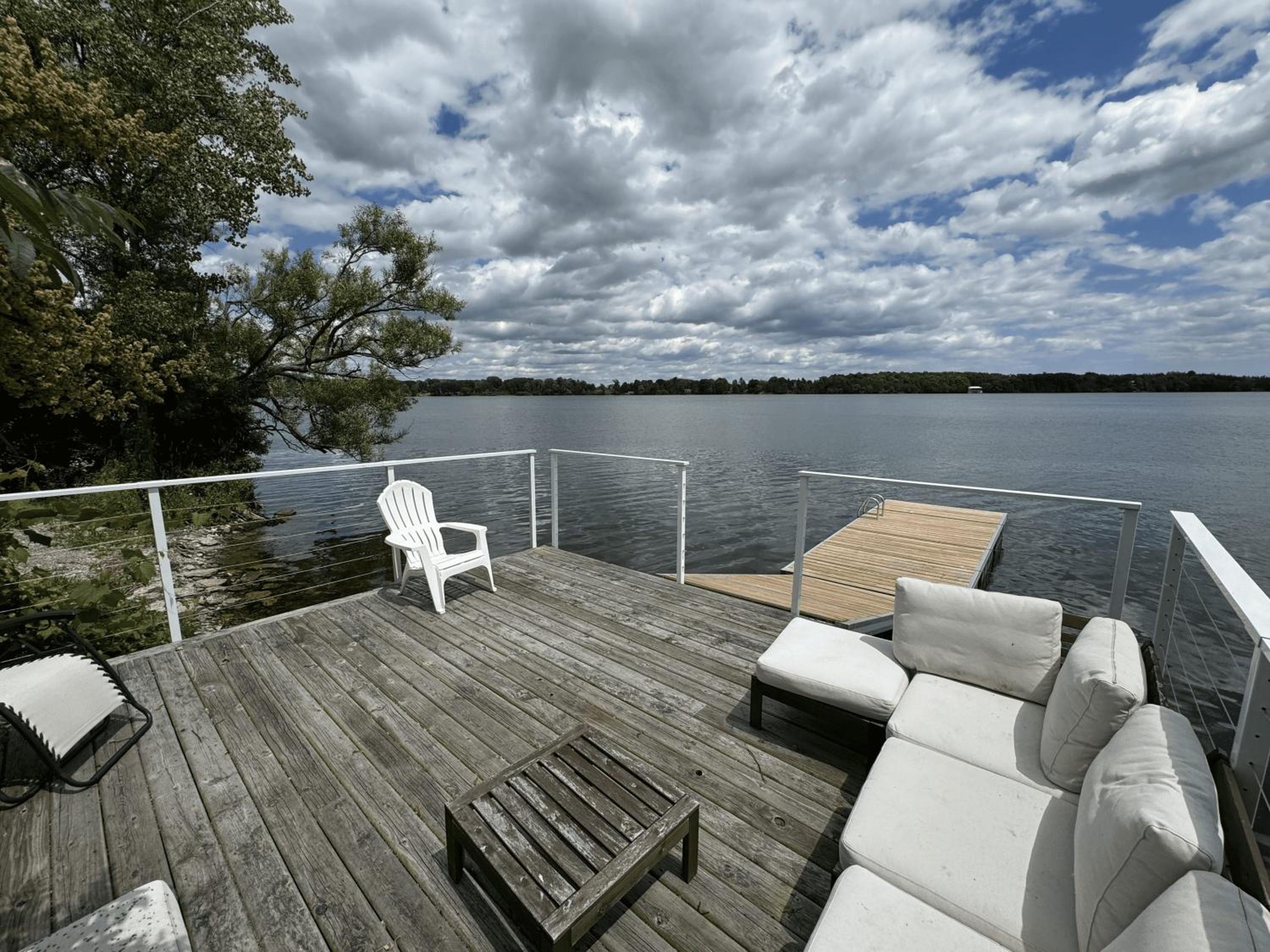 Cozy family waterfront retreat recently renovated