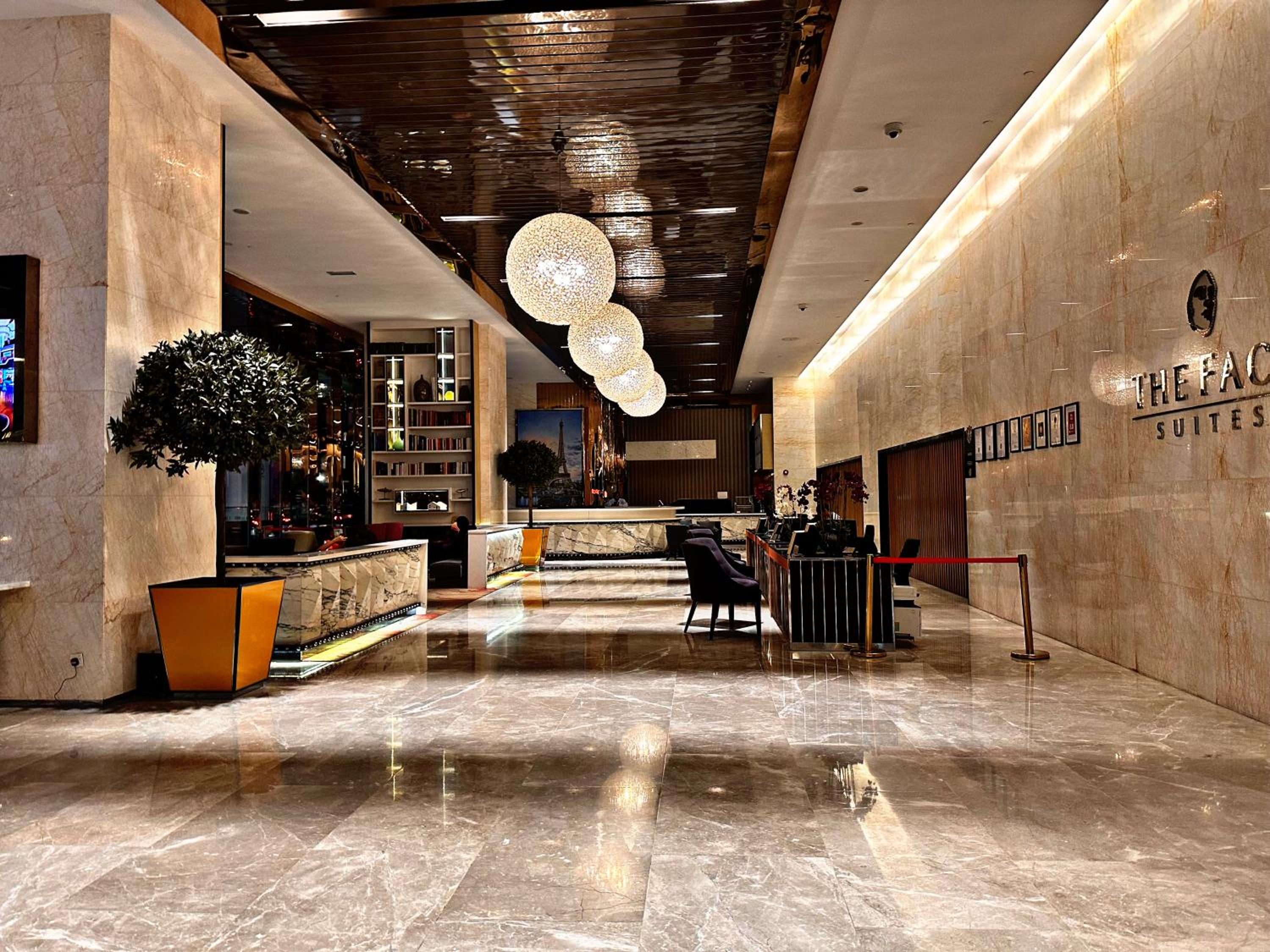 Platinum Suites By Moonlight Park