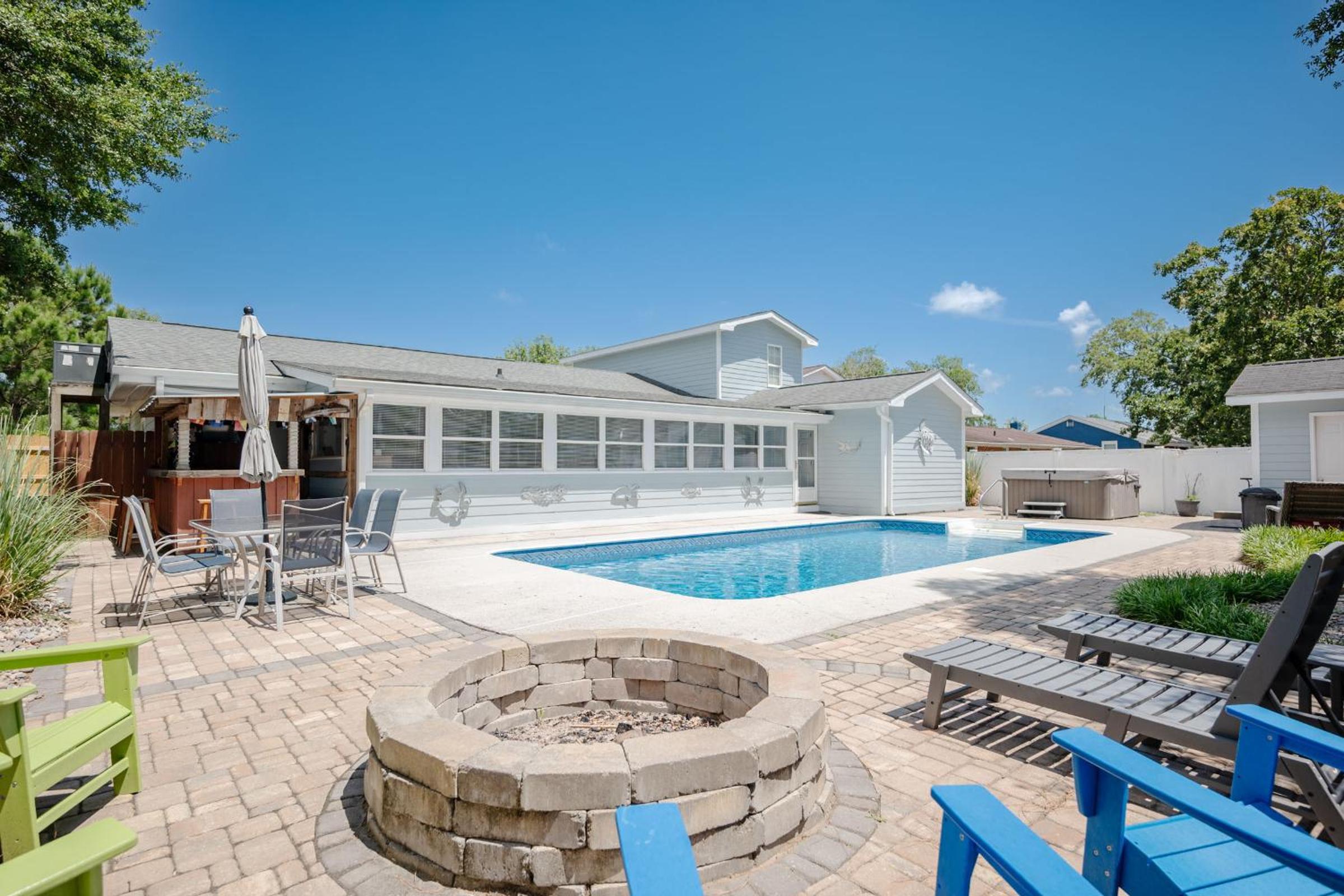 Barbee Beach House by Oak Island Accommodations