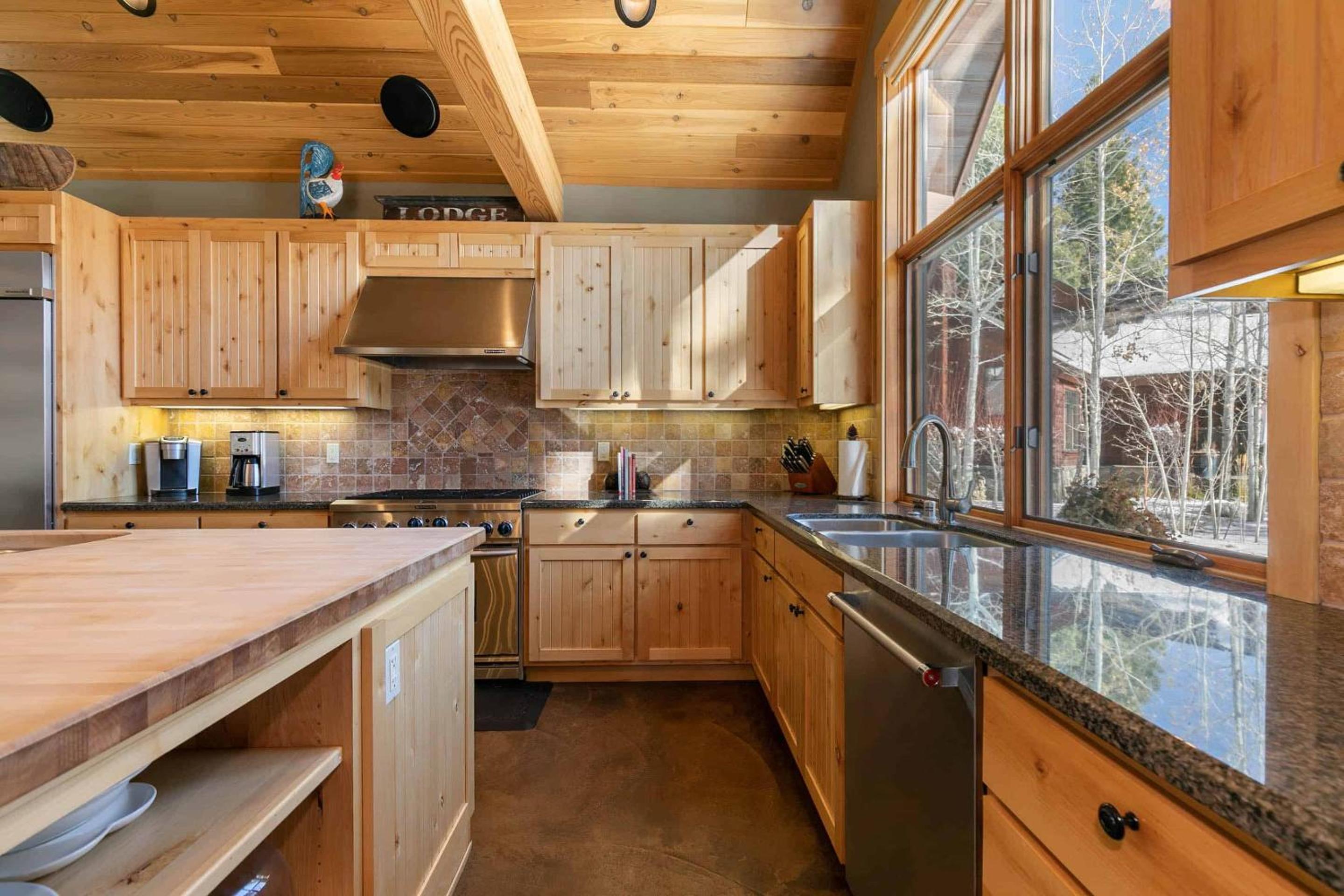Fairway Drive 13466 by East West Hospitality view 2