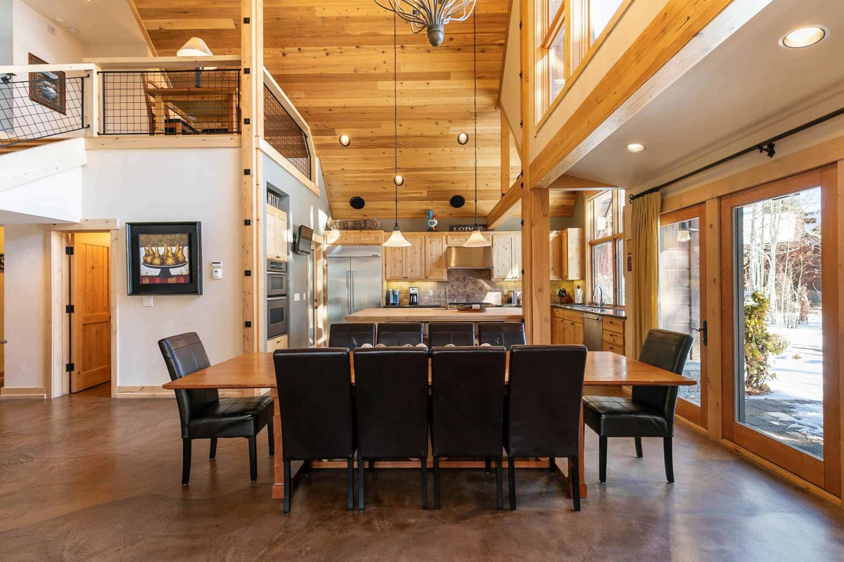 Fairway Drive 13466 by East West Hospitality view 3