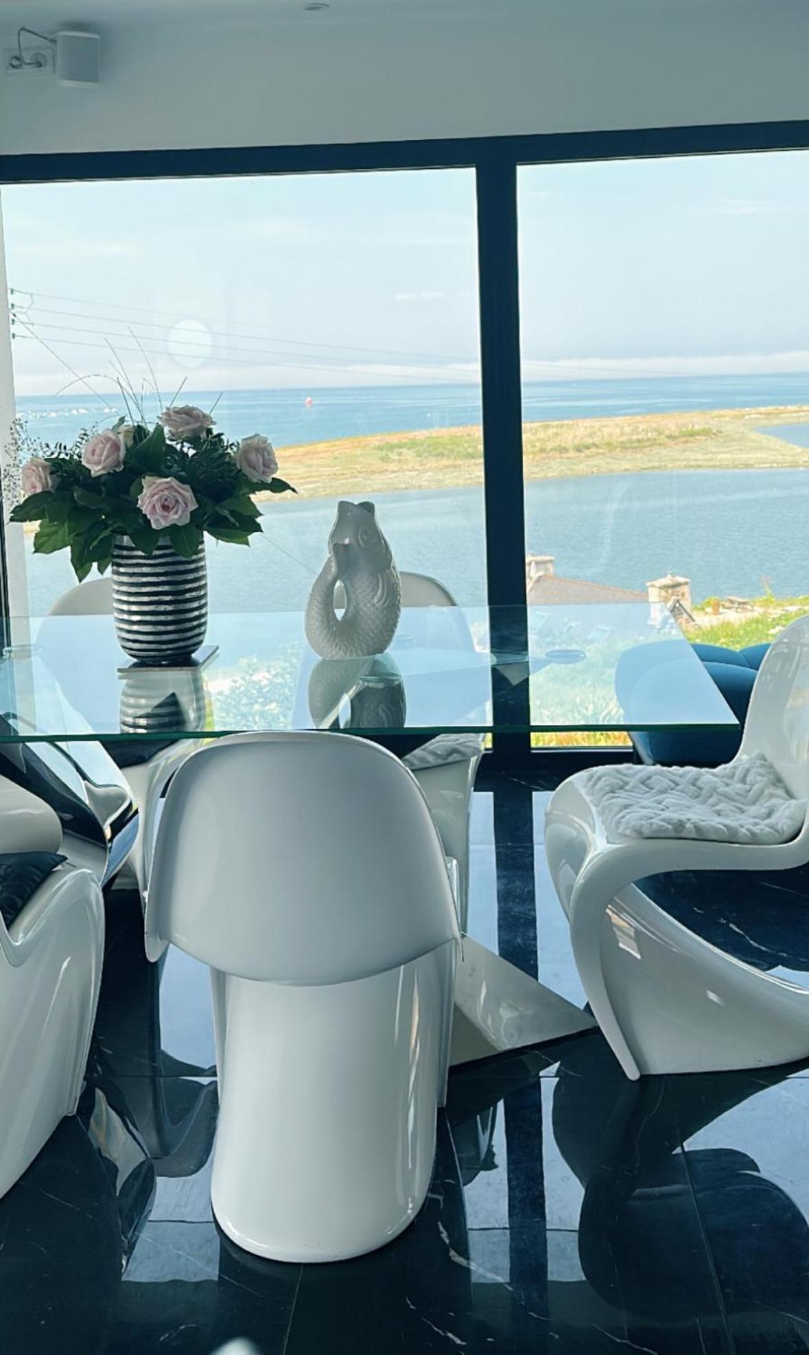 Villa l'hermine Vue mer exceptionnelle, prestation luxe contemporaine avec cinema et spa, borne voit électrique