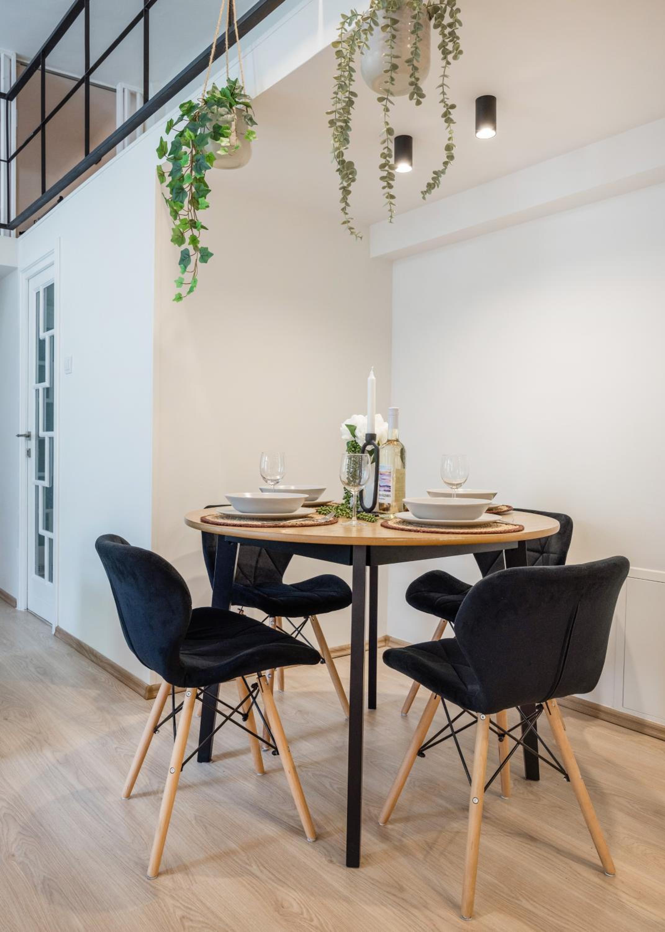 Chic 3BR Heart of District 7- Central Budapest Gem view 2