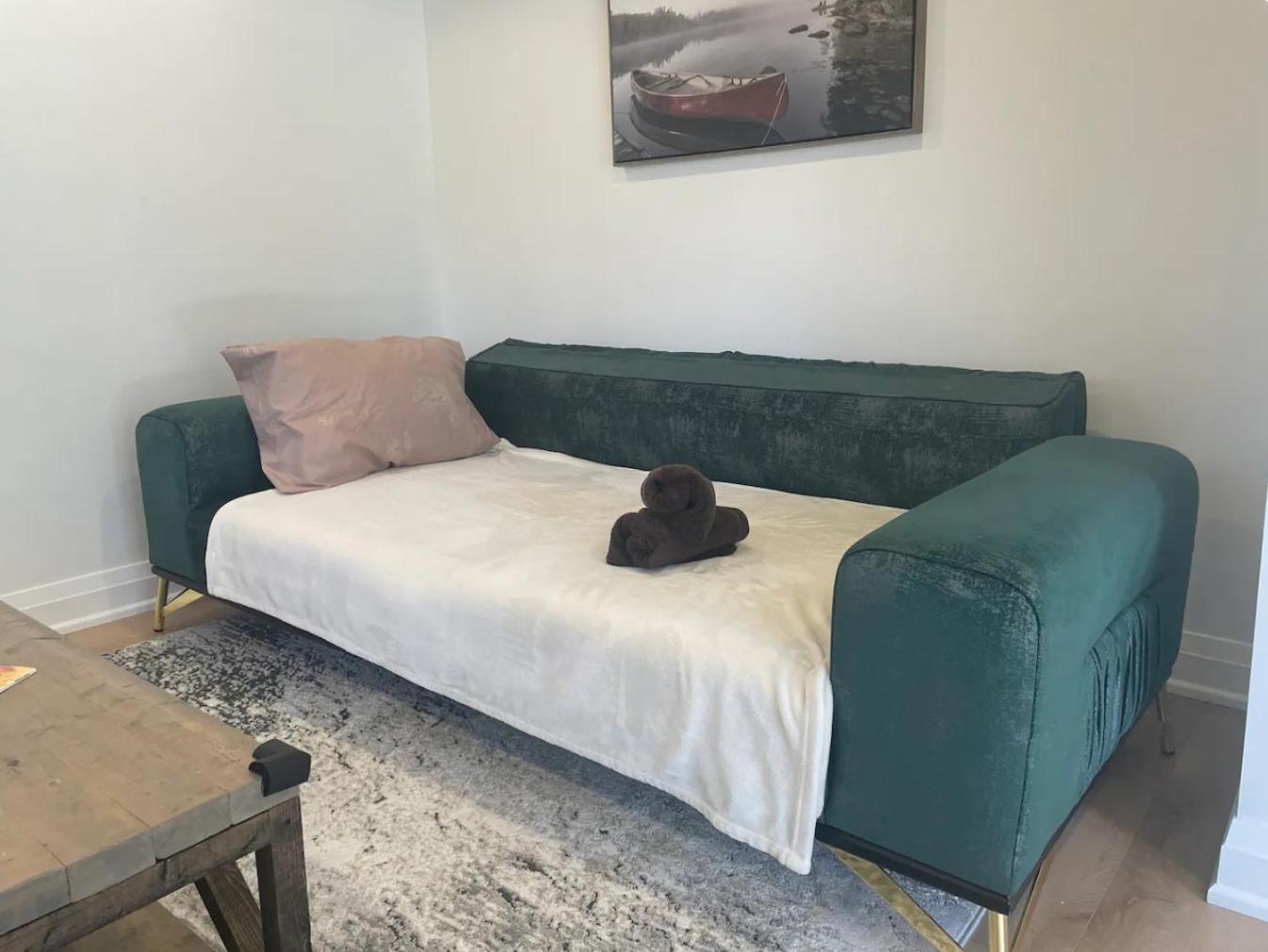 Kitchener Vacations - Cozy Cottage Style House - Property Image 33