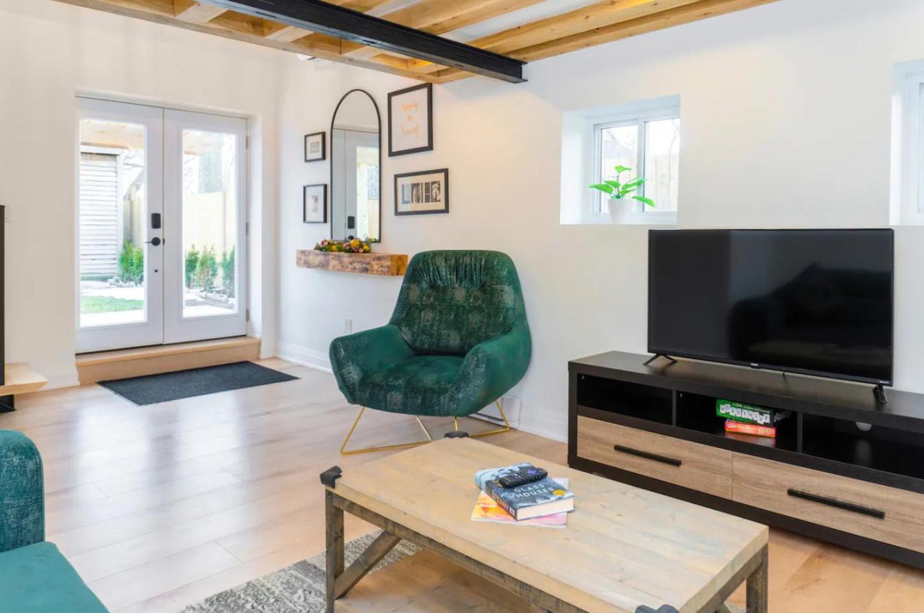 Kitchener Vacations - Cozy Cottage Style House - Property Image 32