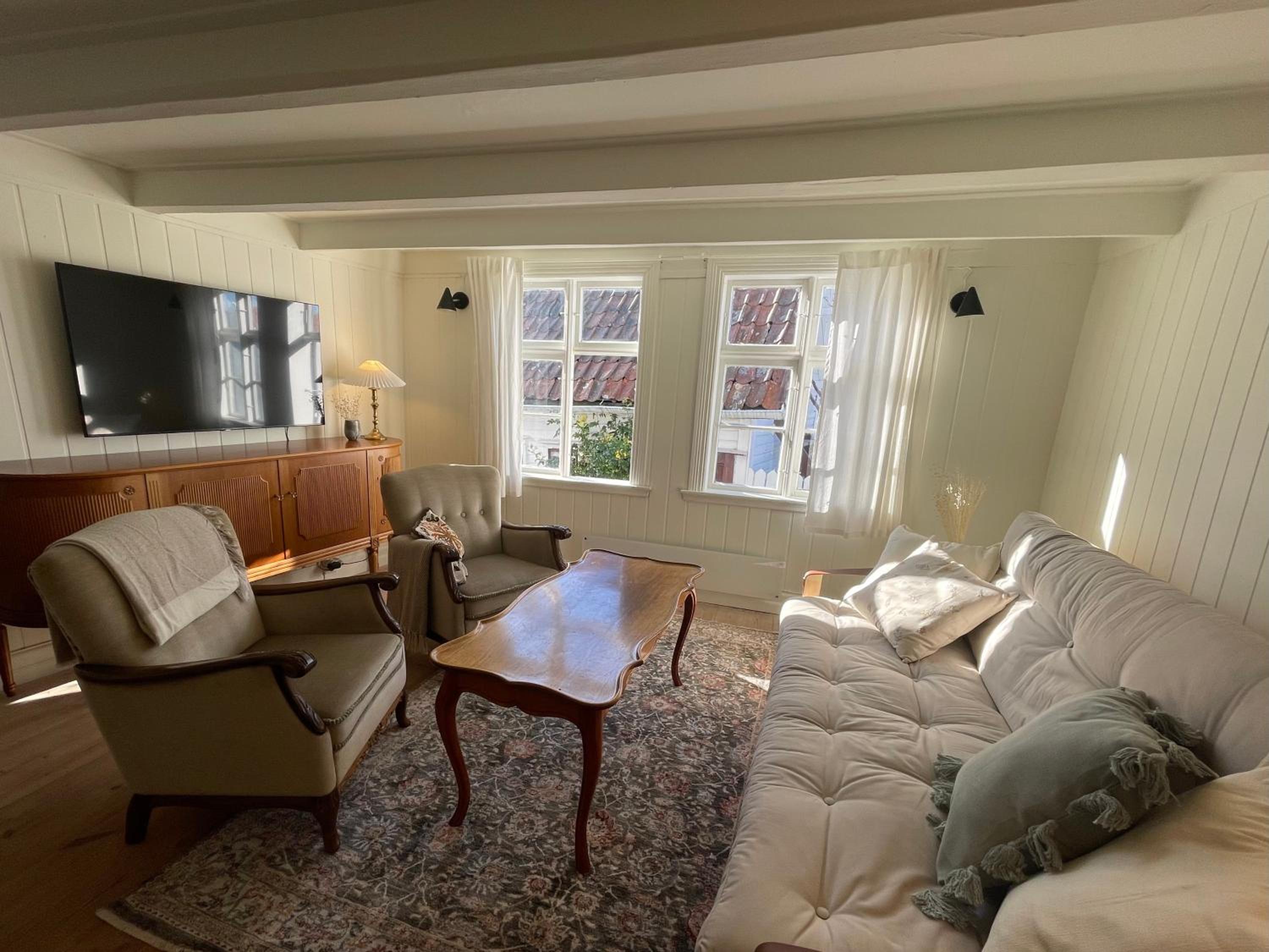 Historisk hus i gamle Stavanger view 2