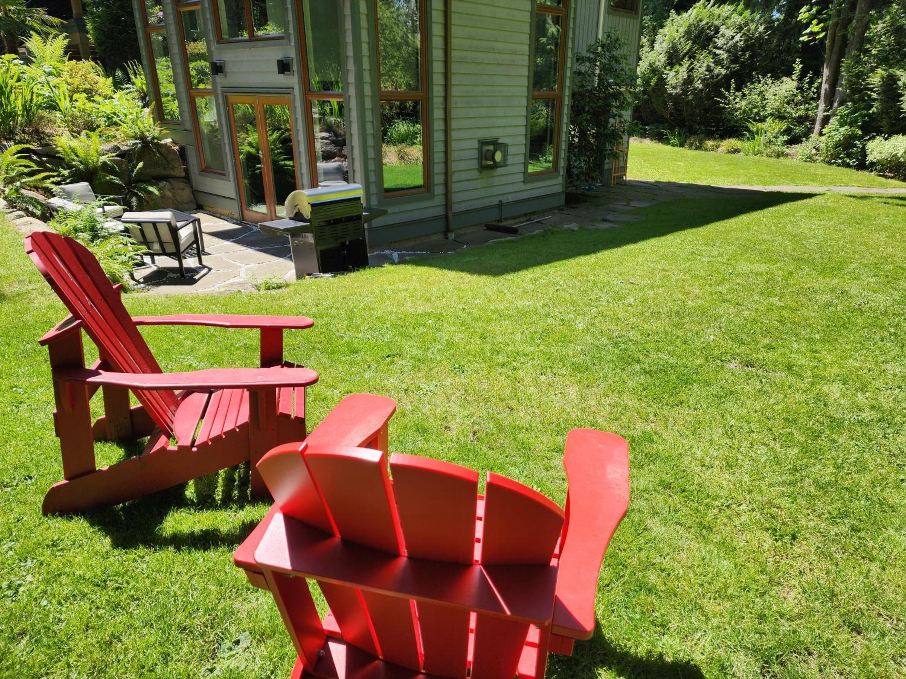2BD Guest Suite Sleeps 6 Near Downtown & Beach