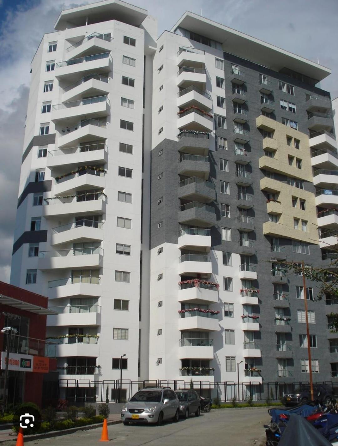 Linda habitación vacacional en apto compartido