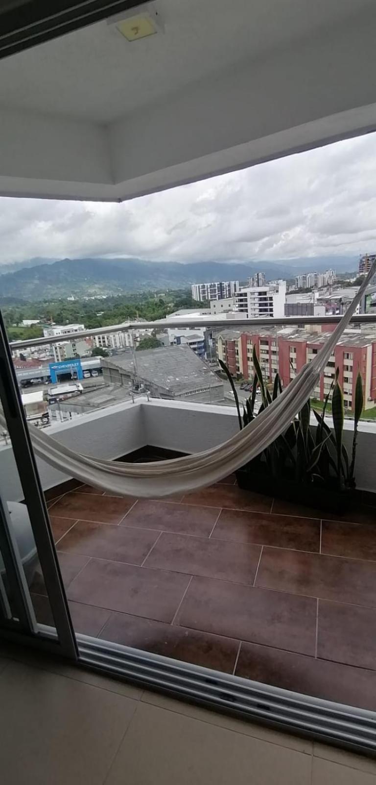 Linda habitación vacacional en apto compartido