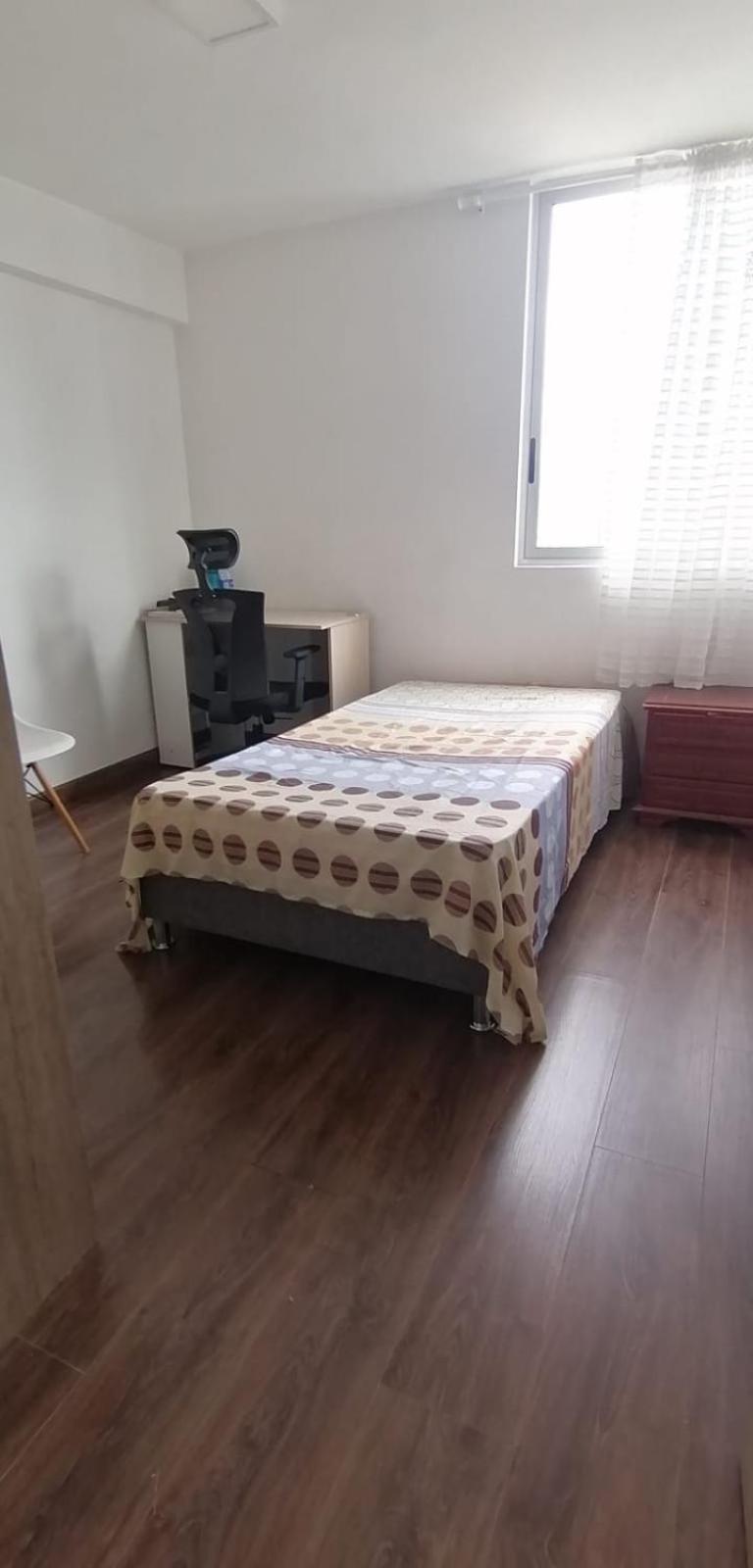 Linda habitación vacacional en apto compartido