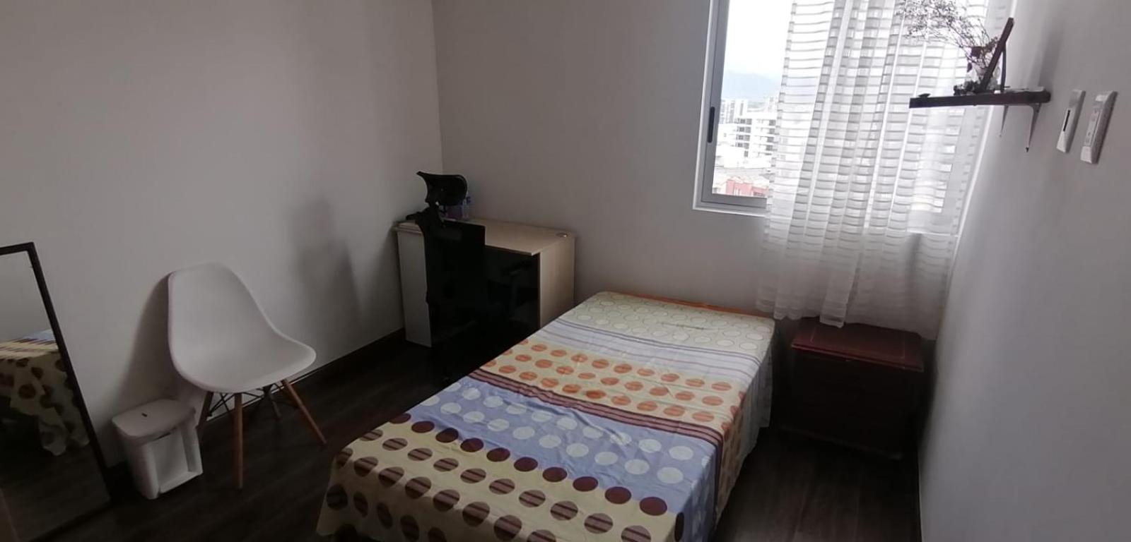 Linda habitación vacacional en apto compartido