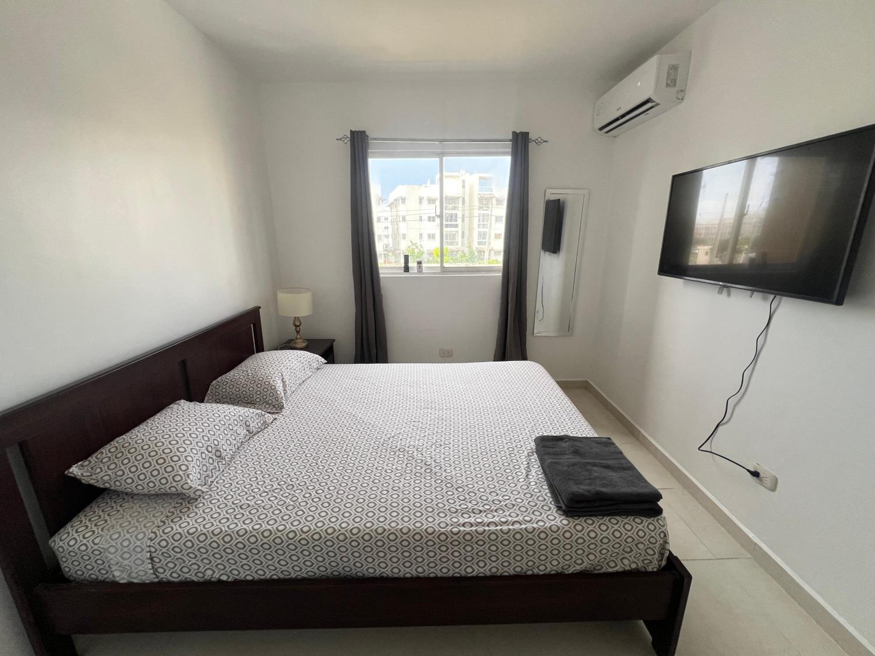 Cozy Apartment near Airport & Beach view 4