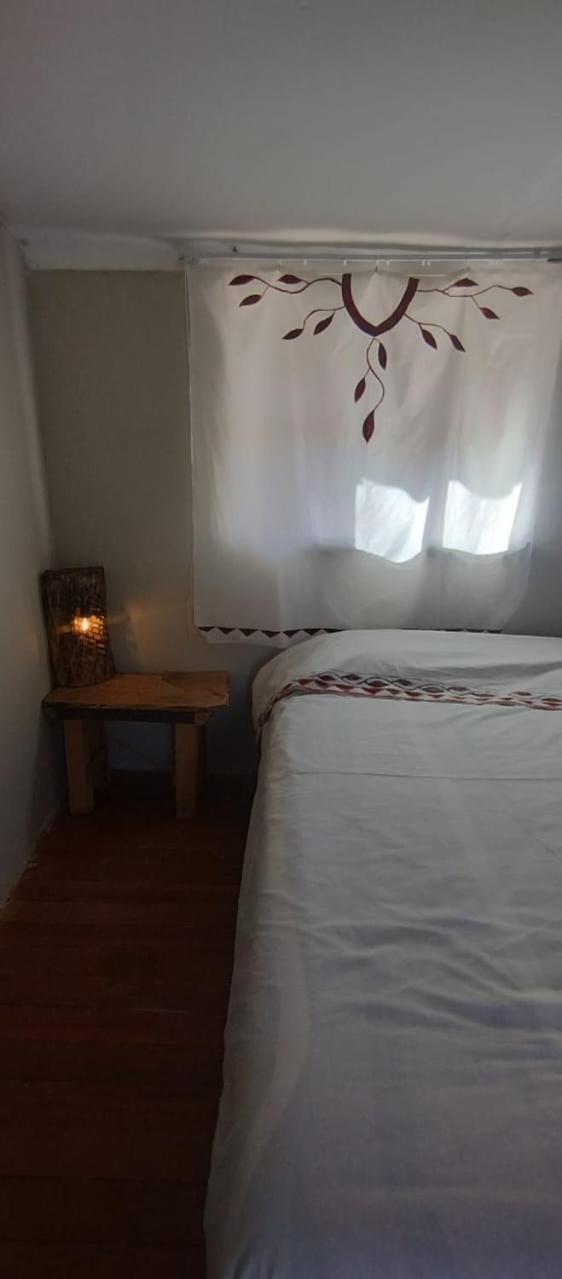 Wallpari Sonqo temazcal hostel Comunidad view 2
