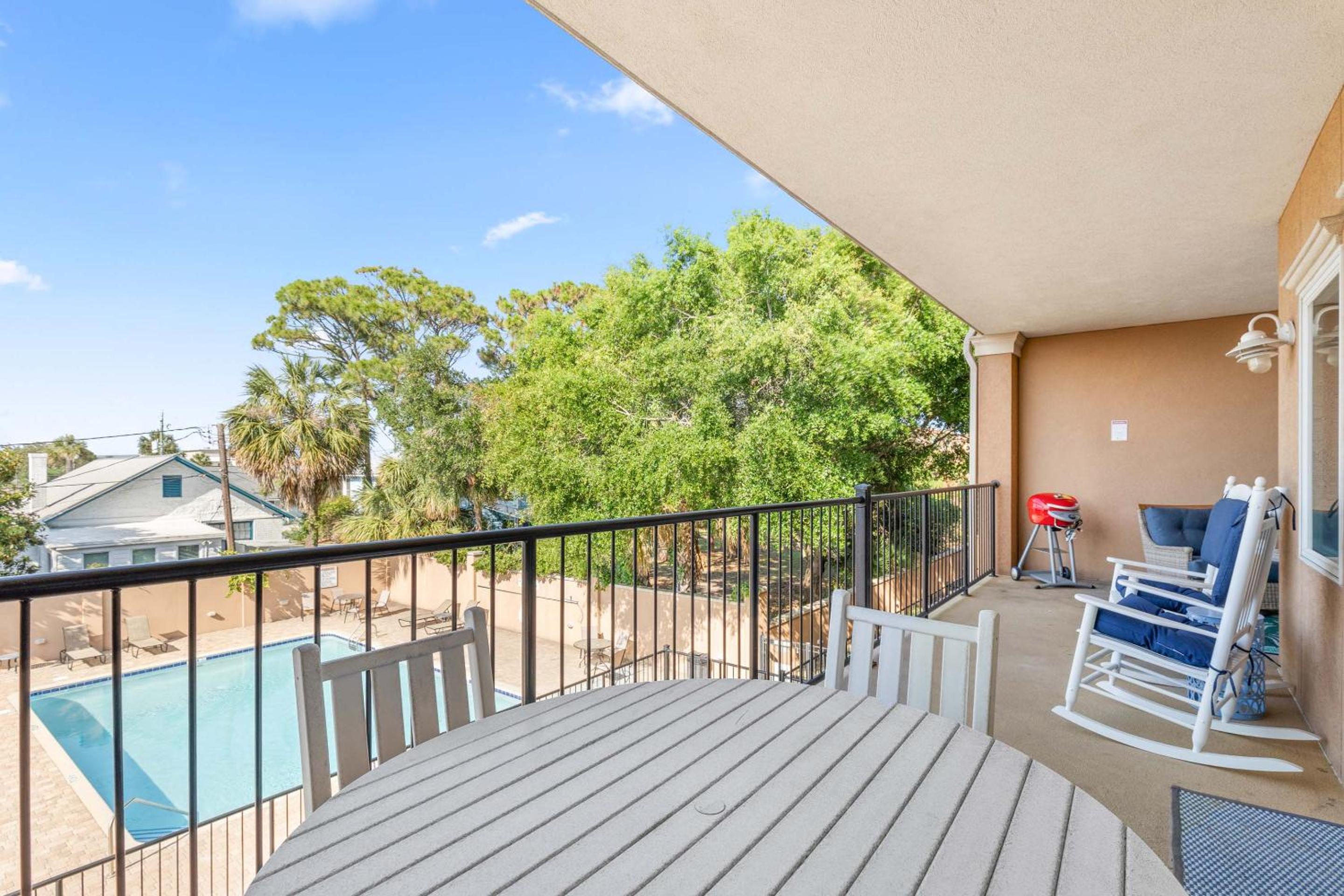 Hotel Brass Rail 315