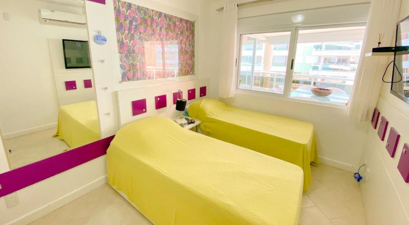 Apartamento com vista para o mar no Águas da Brava Residence