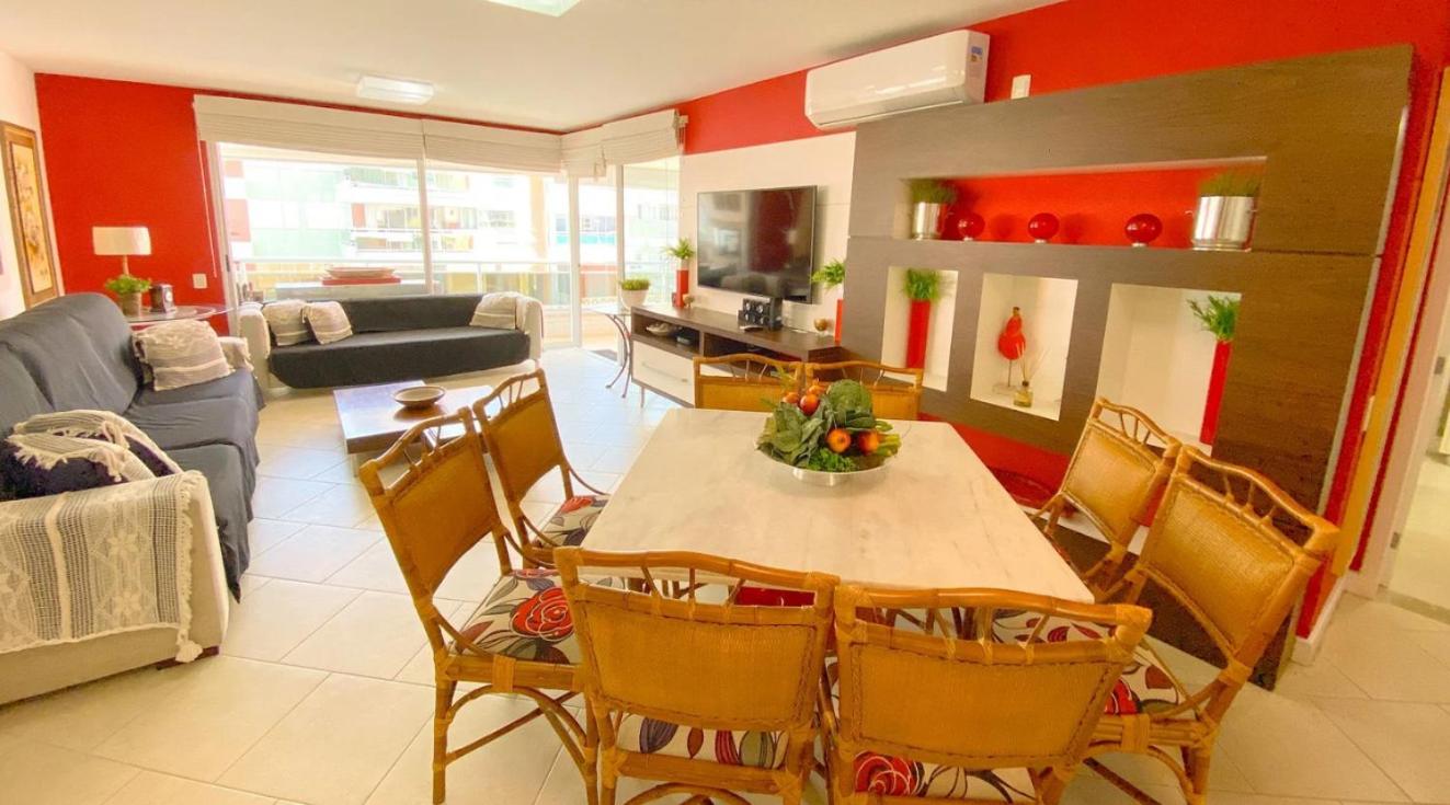 Apartamento com vista para o mar no Águas da Brava Residence