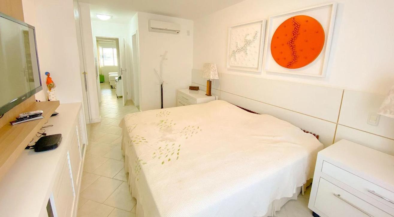 Apartamento com vista para o mar no Águas da Brava Residence