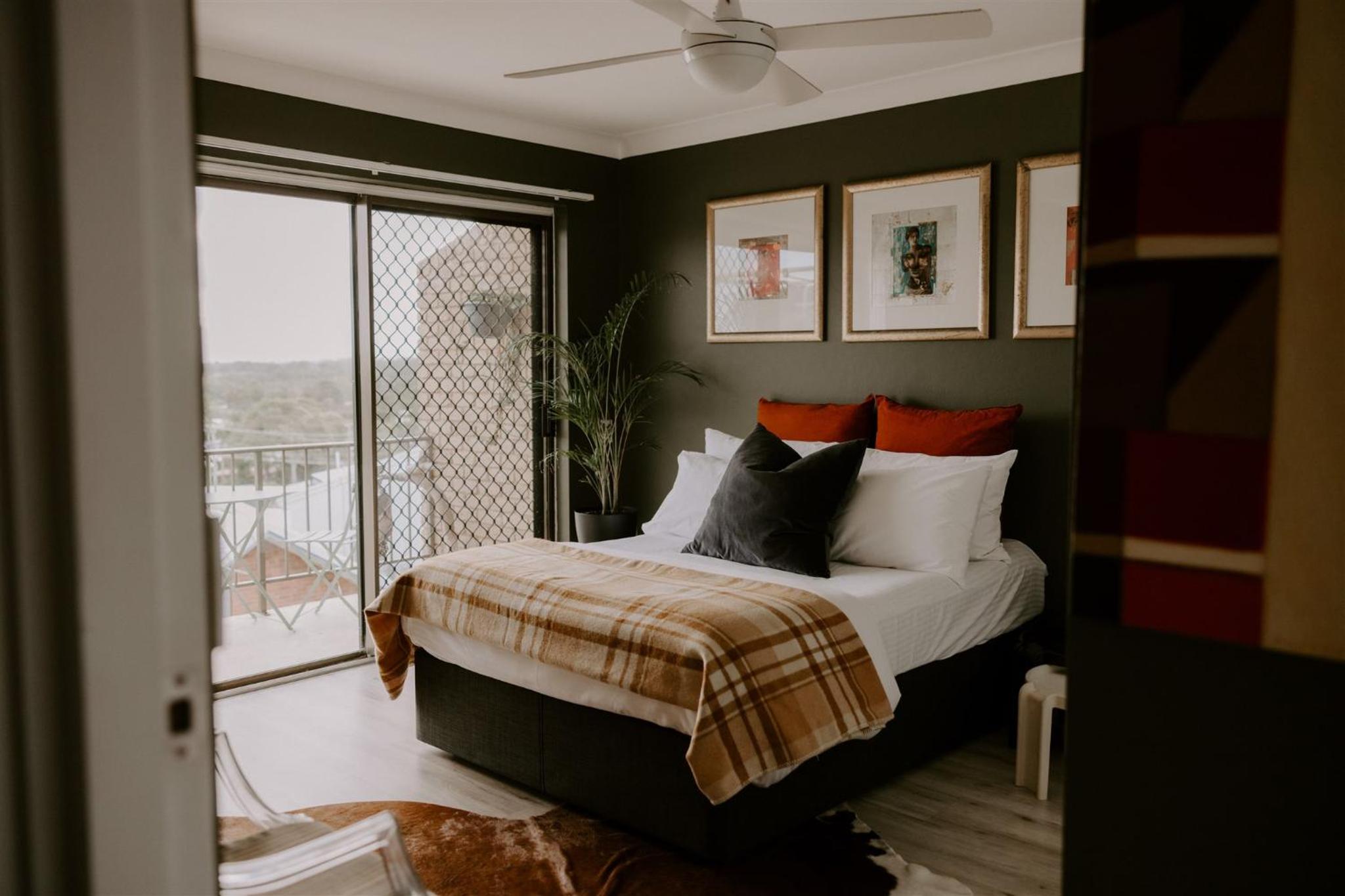 2BD Modern Beautiful Apartment - WiFi - 800m to the Beach