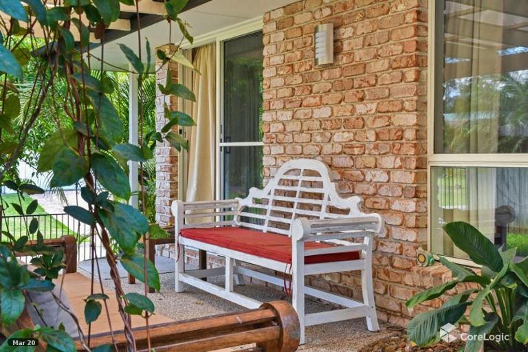 Peaceful, Pet Friendly Home - Medium to Large Pets Only