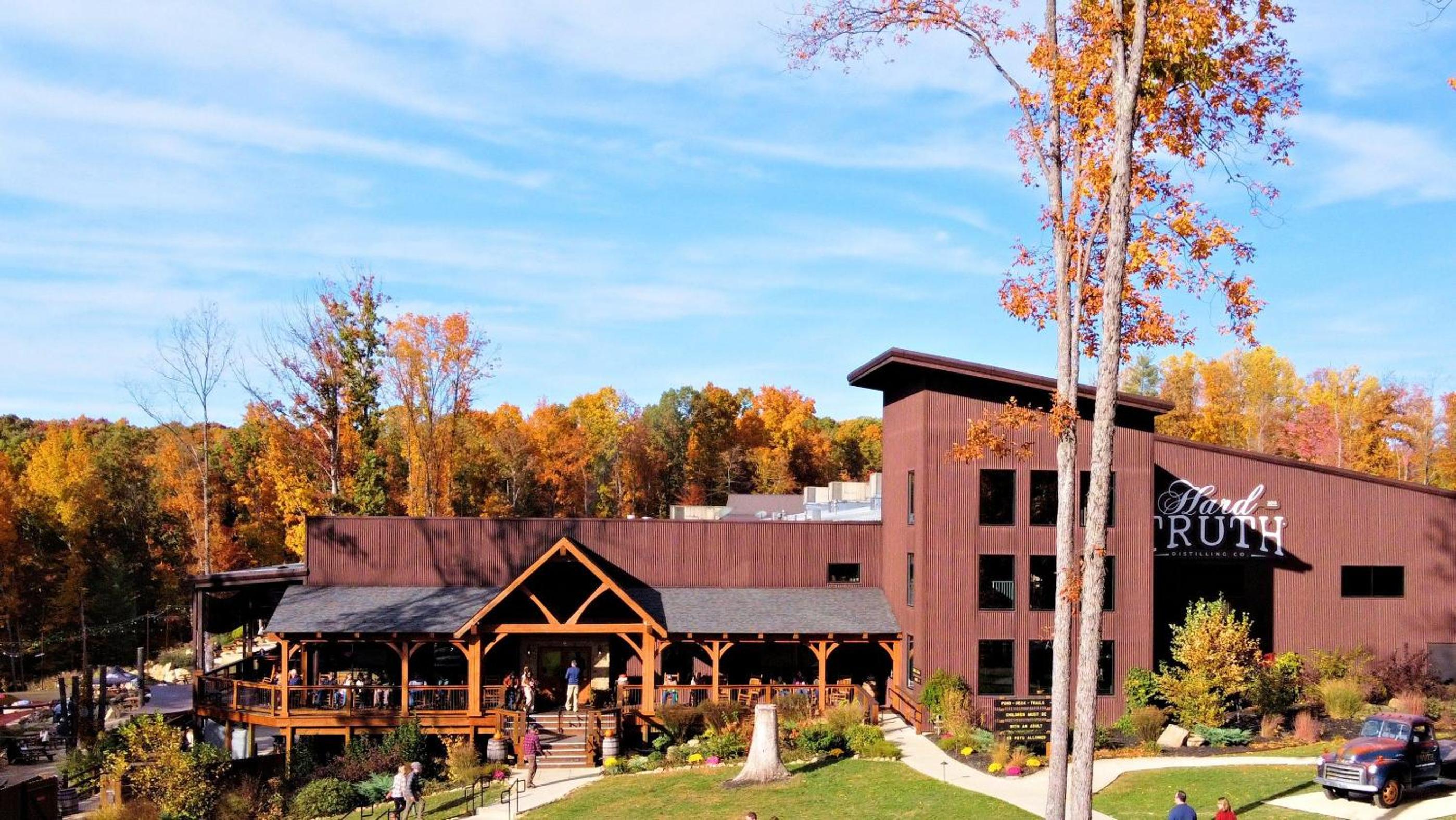 Bloomington Vacations - Artist Lane Cottage - Property Image 4