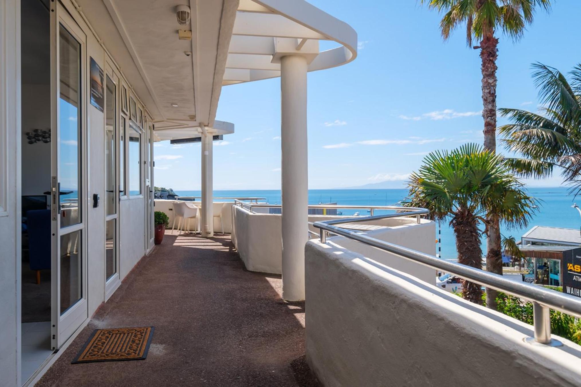 Apartment Oneroa Central with Sea Views
