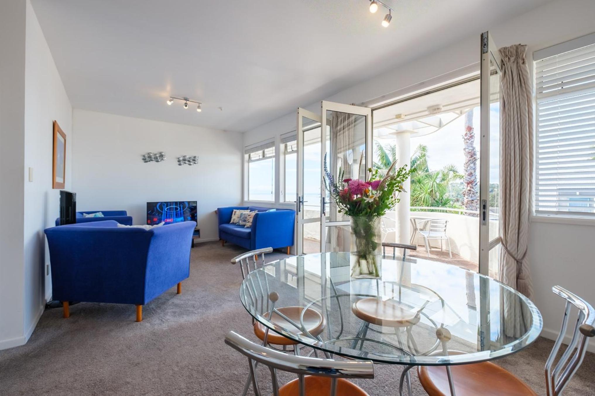 Apartment Oneroa Central with Sea Views