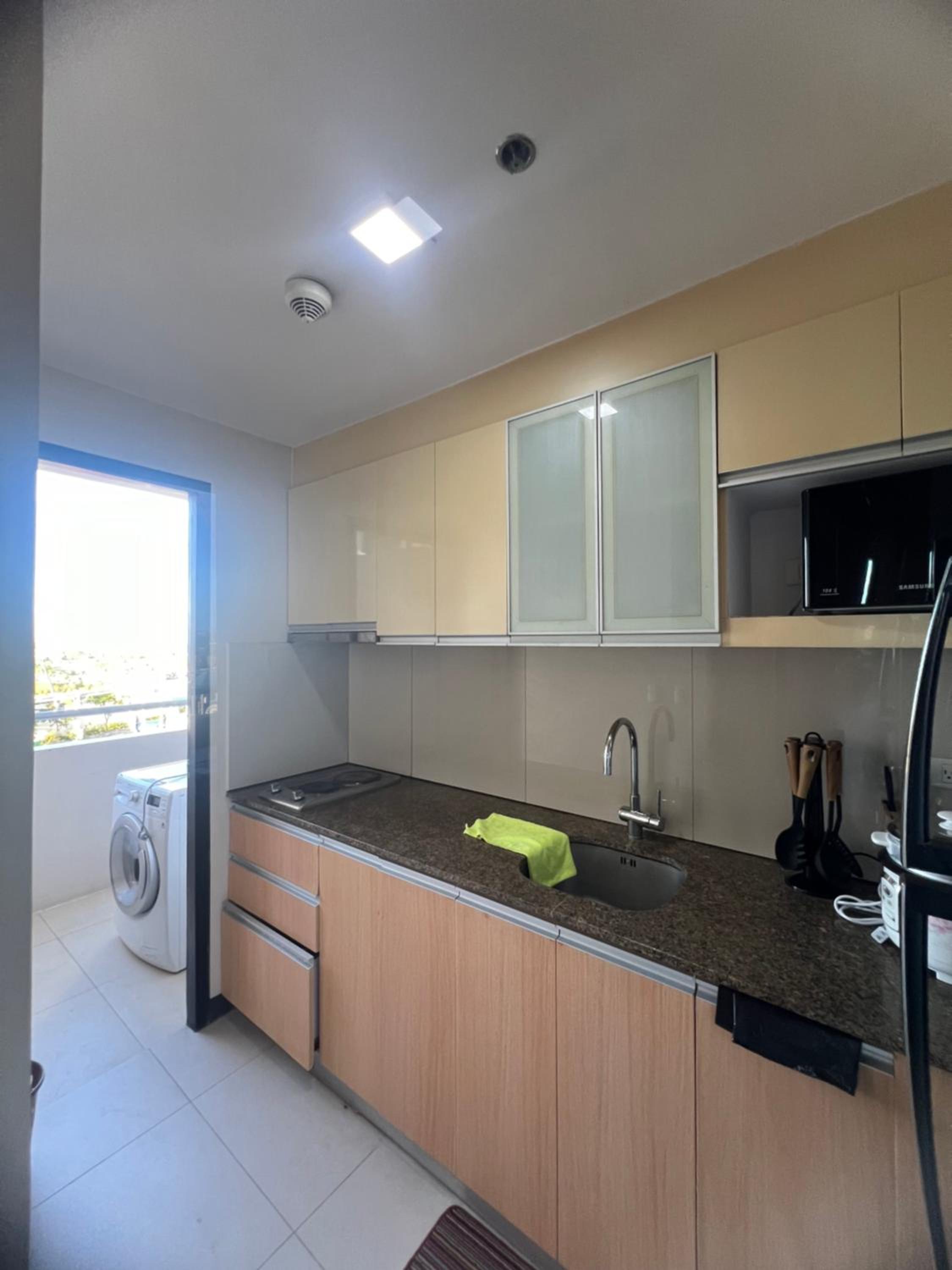 The mactan newtown 1 Bedroom , Beach is P 350 pp