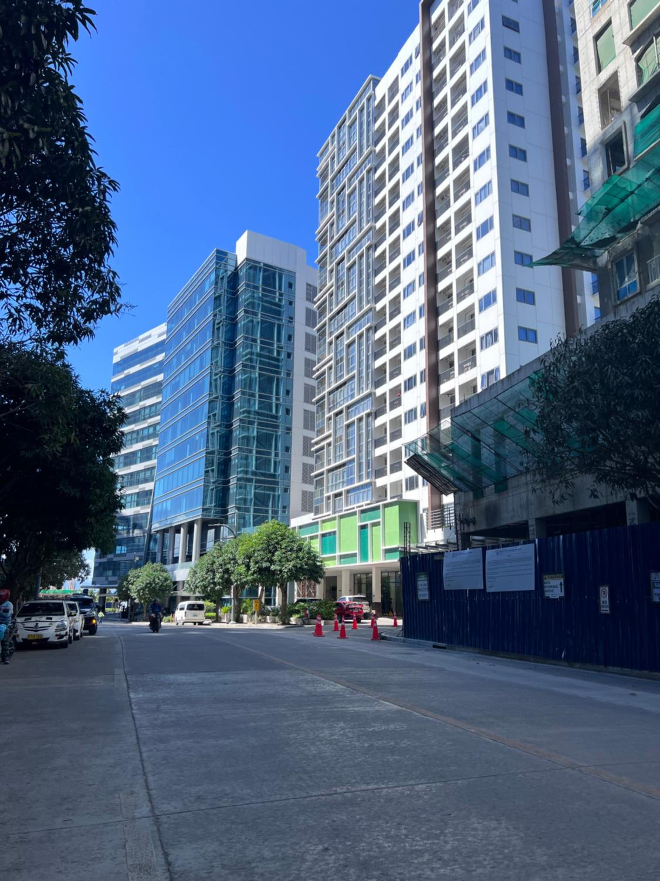 The mactan newtown 1 Bedroom , Beach is P 350 pp