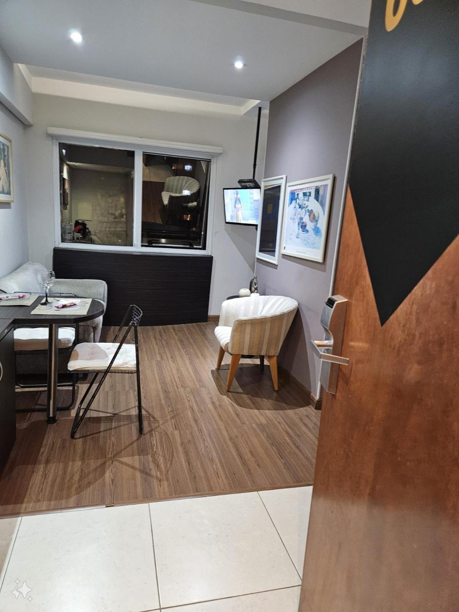Flat em hotel na Bela Vista R Maestro Cardim