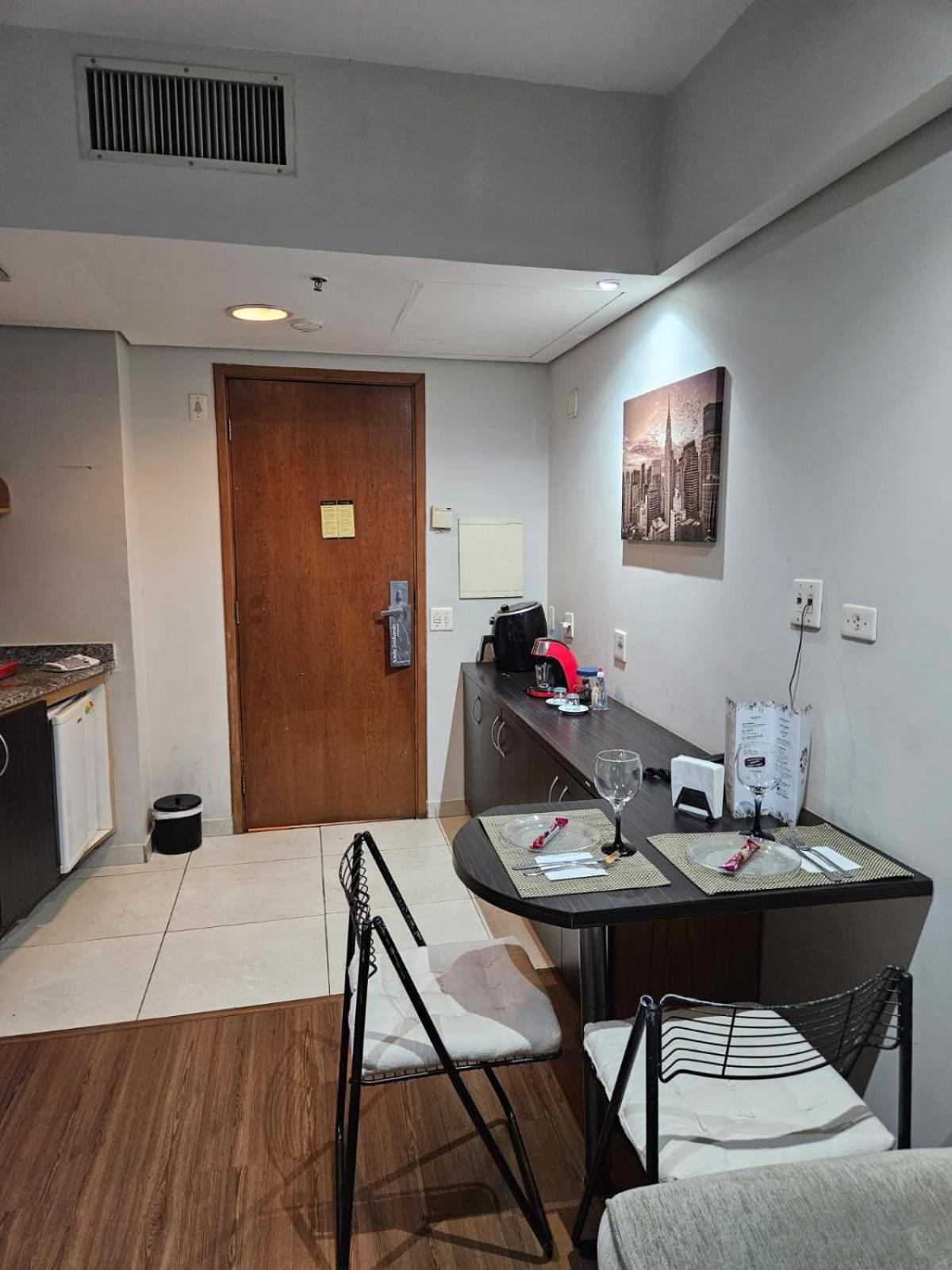 Flat em hotel na Bela Vista R Maestro Cardim
