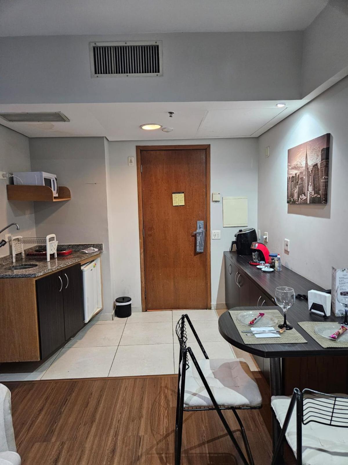 Flat em hotel na Bela Vista R Maestro Cardim